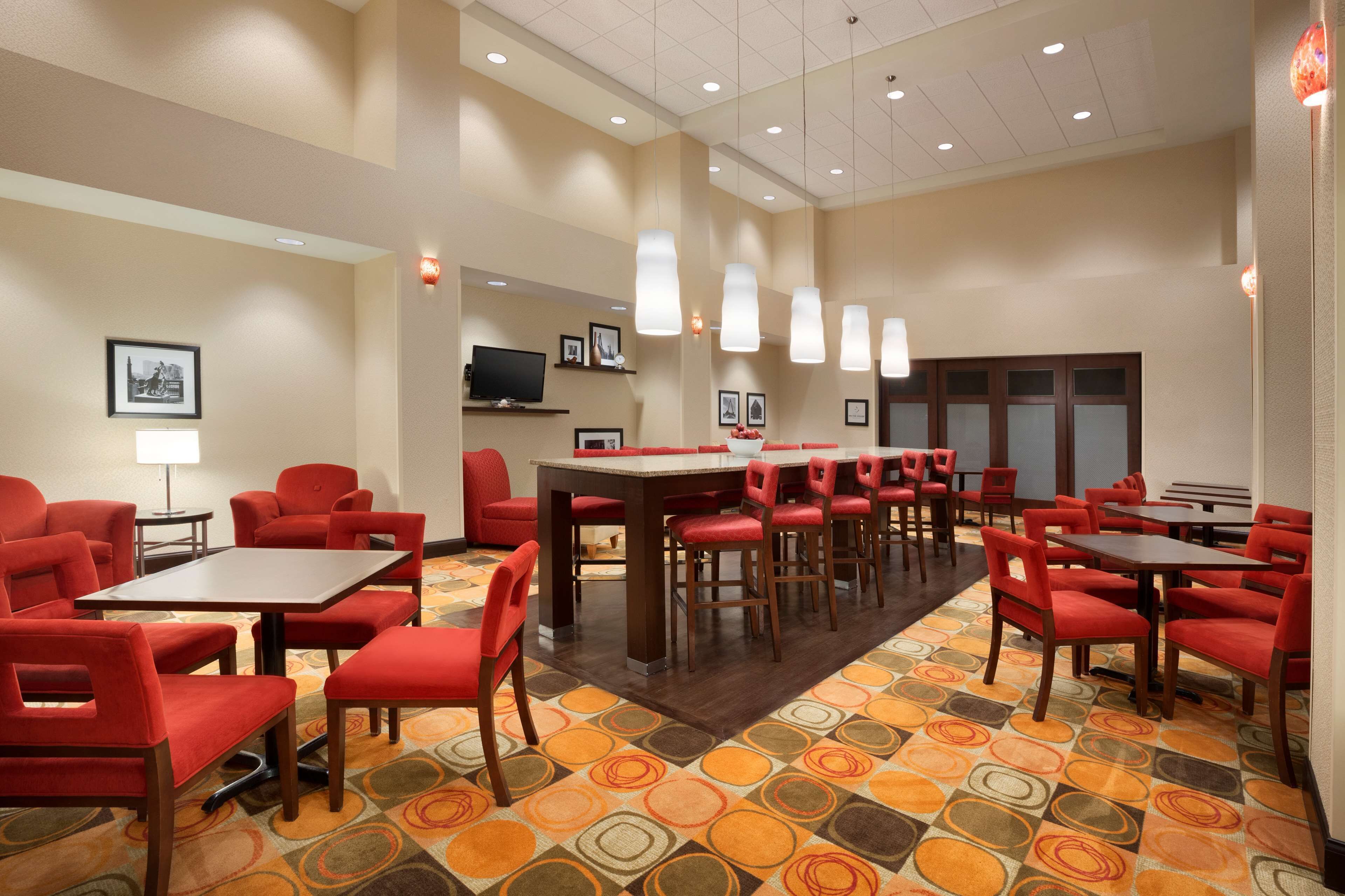 Hampton Inn & Suites East Hartford
