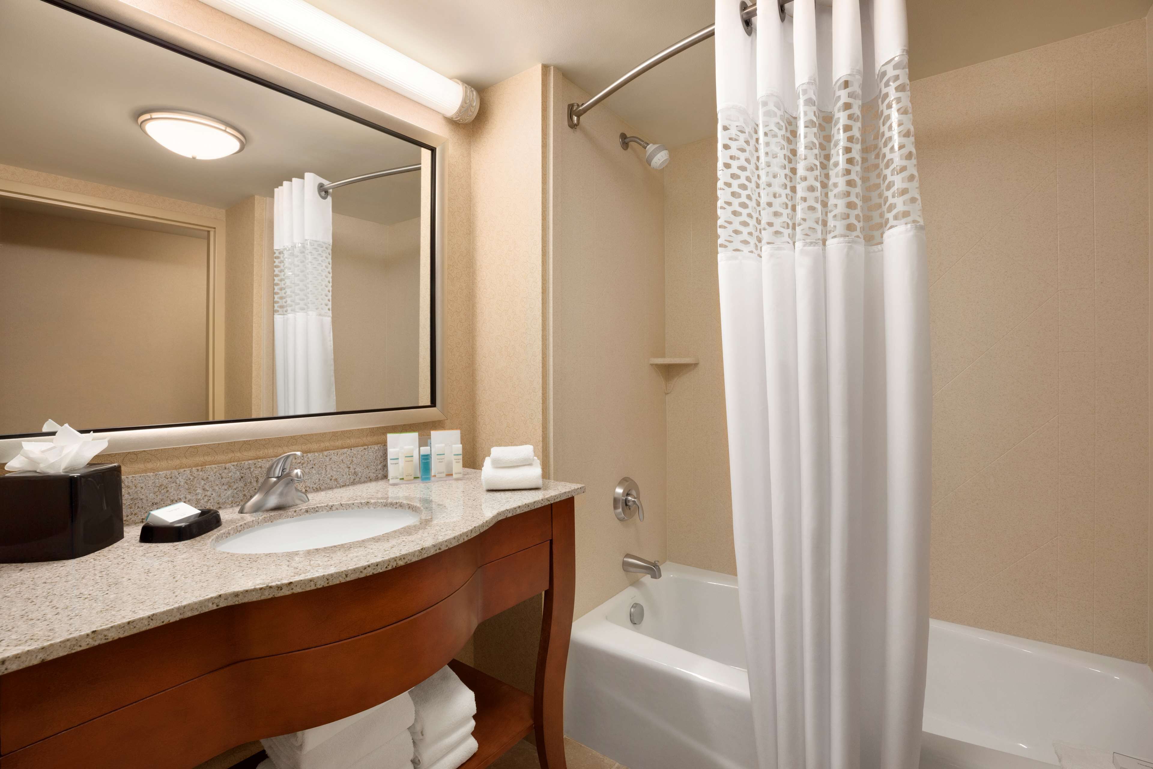 Hampton Inn & Suites East Hartford