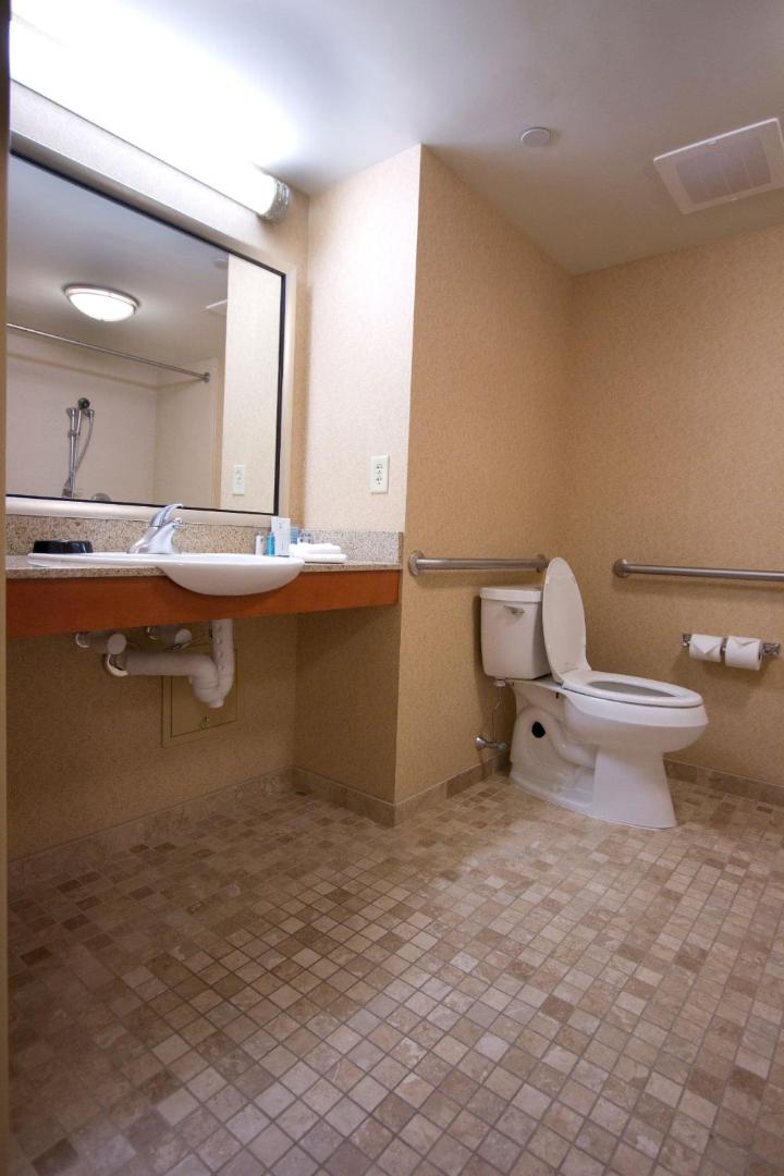 Hampton Inn & Suites East Hartford