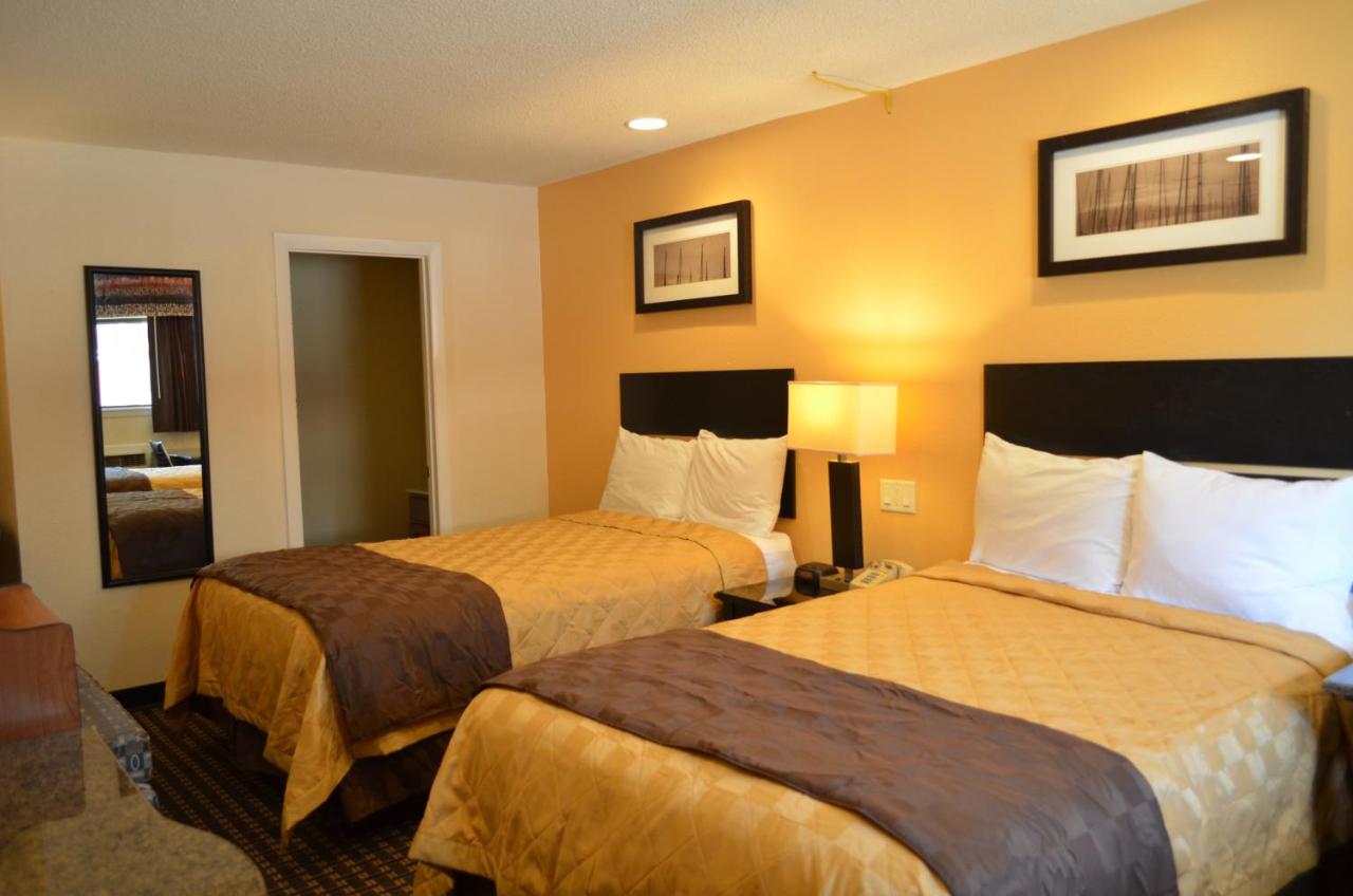 Enfirld Inn and Suites Bradley Airport