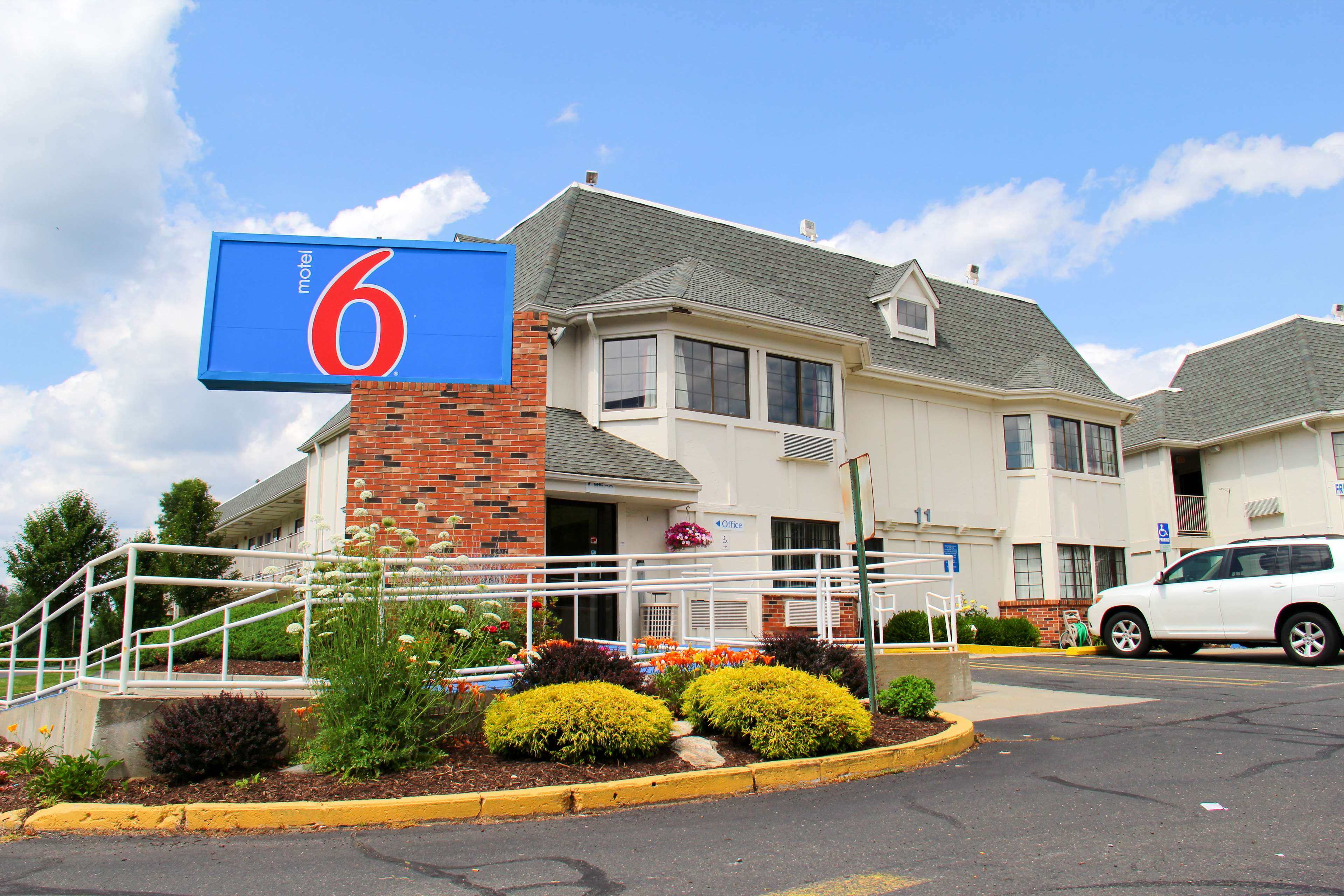 Motel 6 Hartford-Enfield