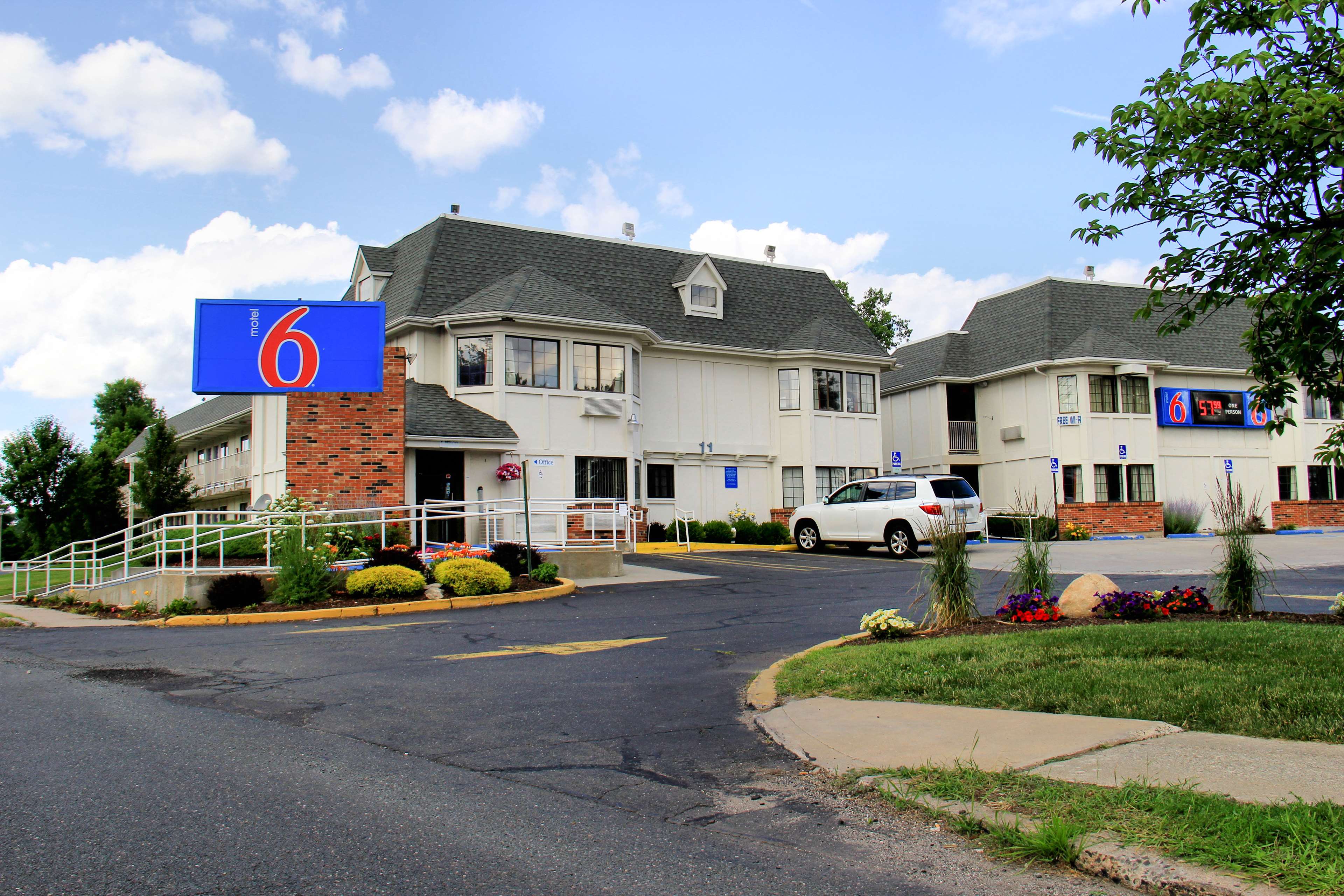 Motel 6 Hartford-Enfield