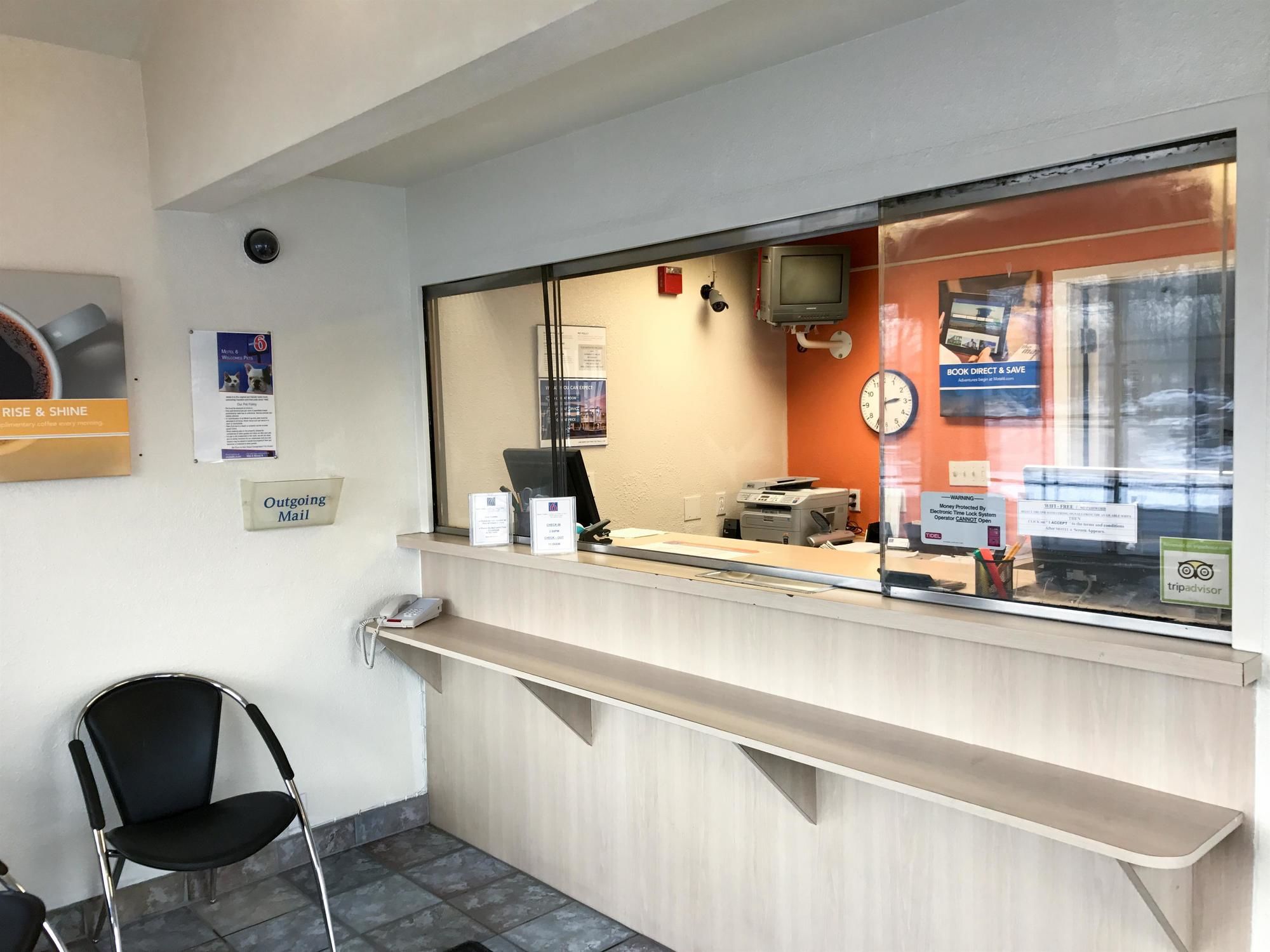 Motel 6 Hartford-Enfield