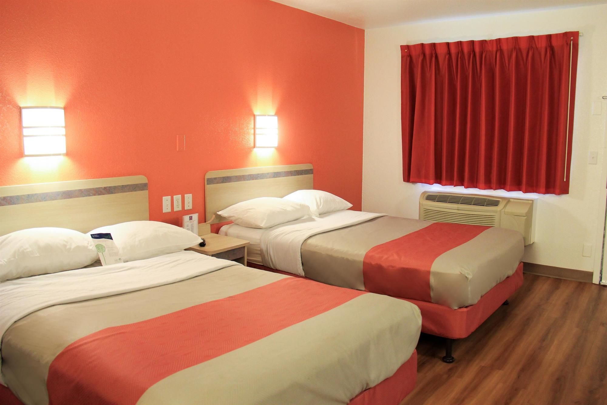 Motel 6 Hartford-Enfield