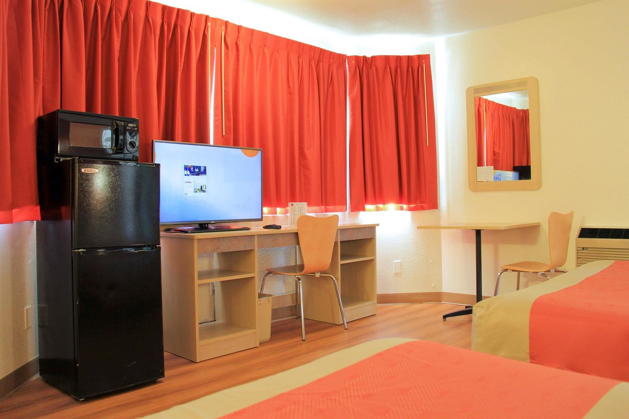 Motel 6 Hartford-Enfield