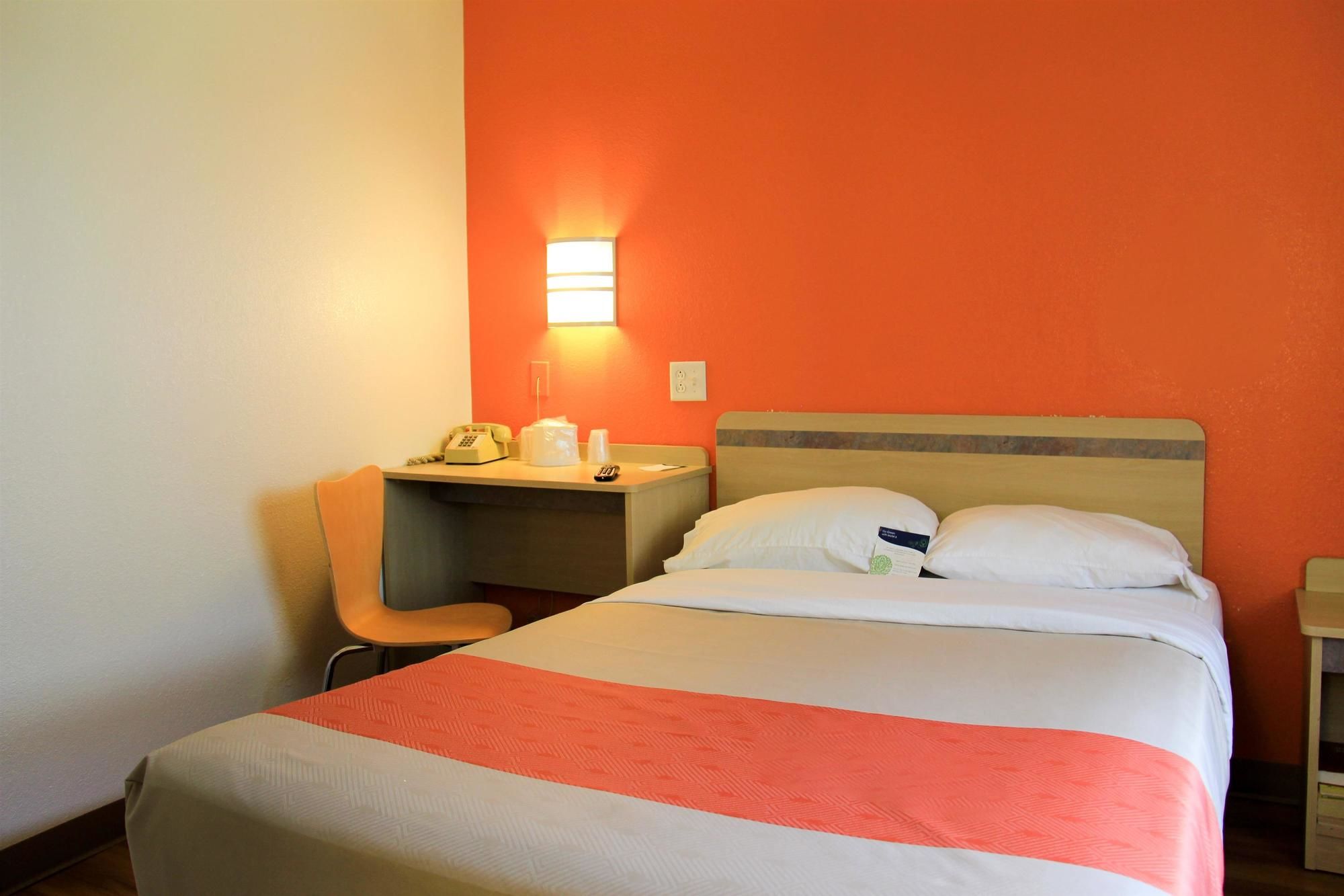 Motel 6 Hartford-Enfield