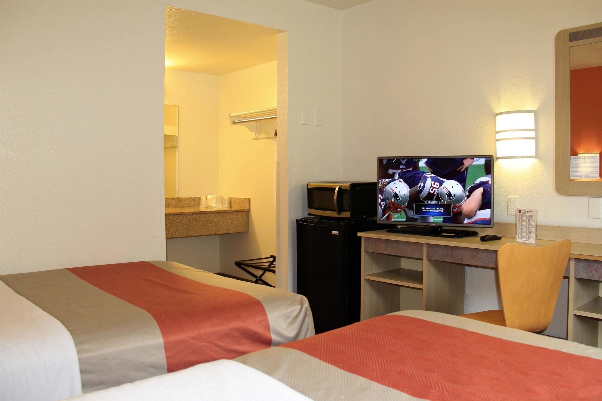 Motel 6 Hartford-Enfield