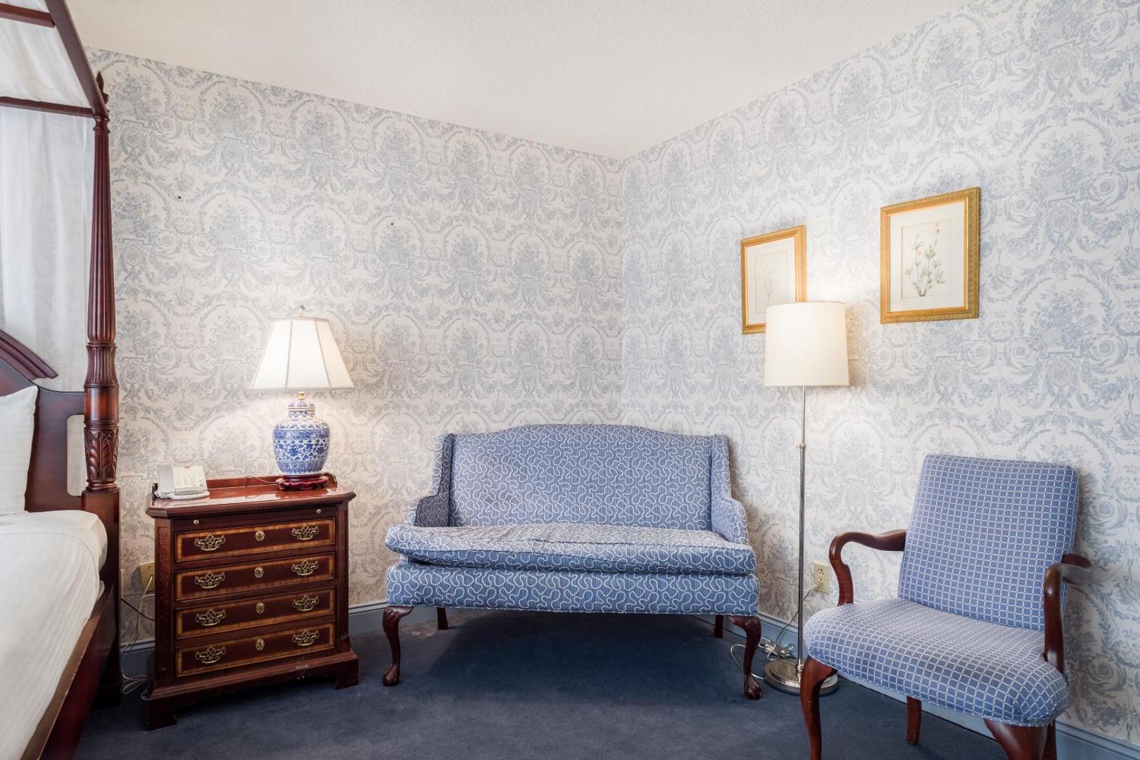 The Farmington Inn