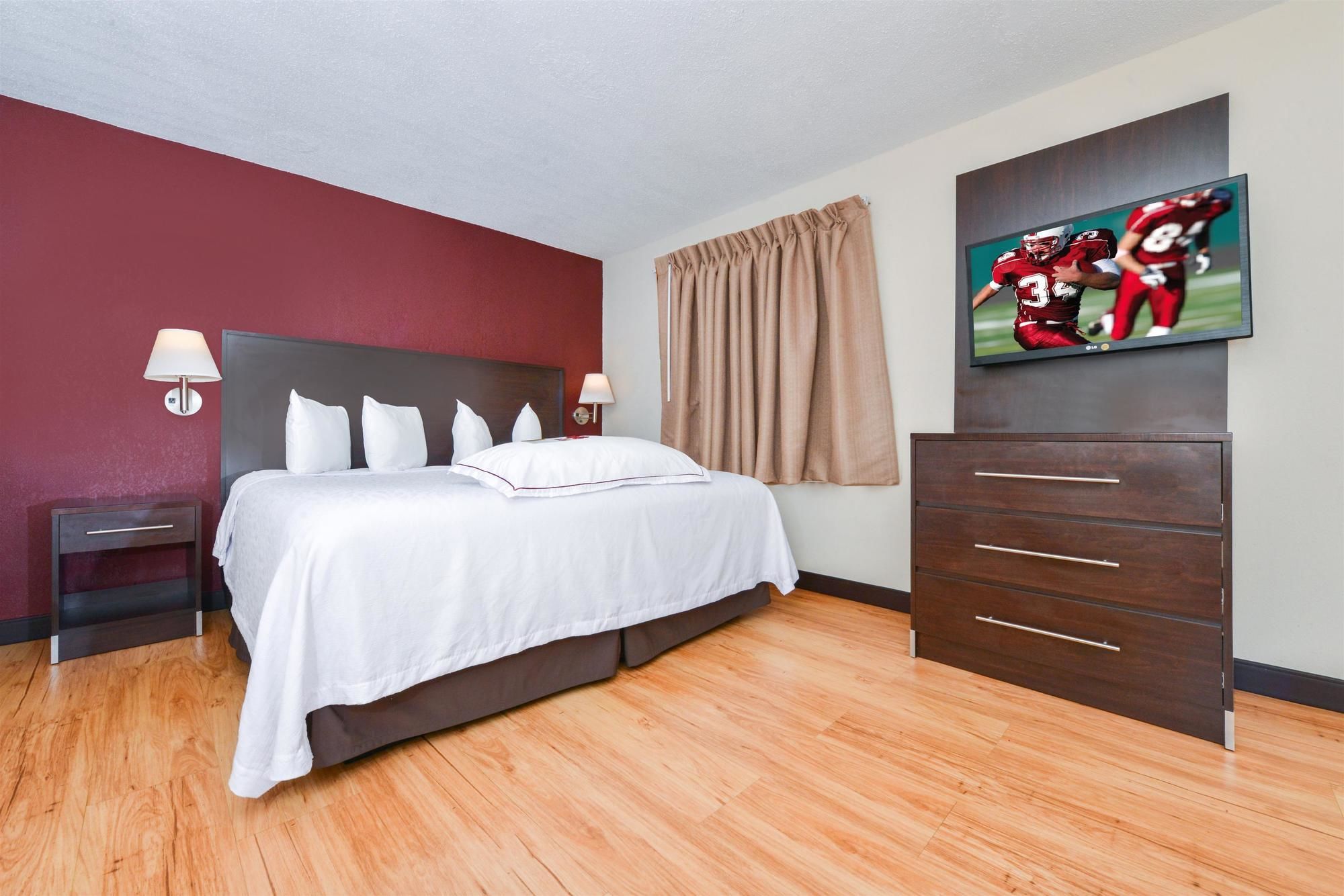 Red Roof PLUS+ & Suites Guilford