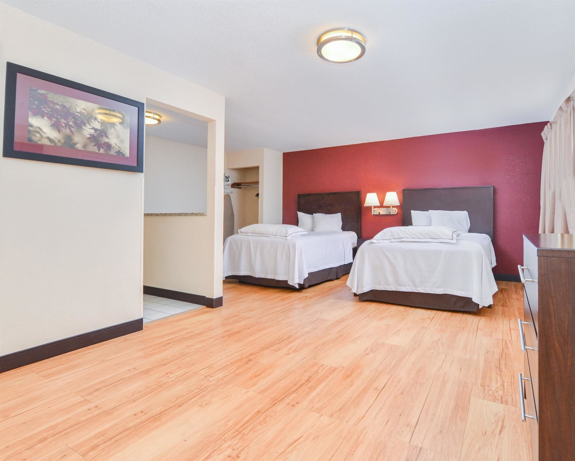 Red Roof PLUS+ & Suites Guilford