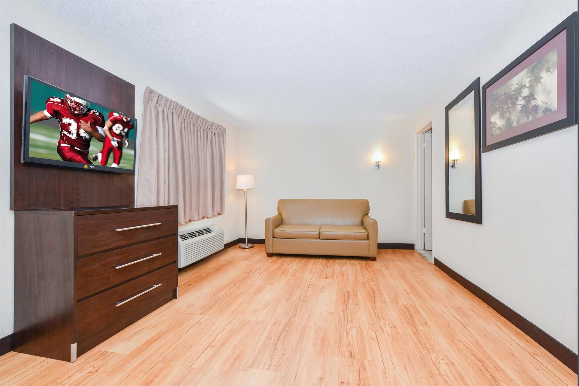 Red Roof PLUS+ & Suites Guilford