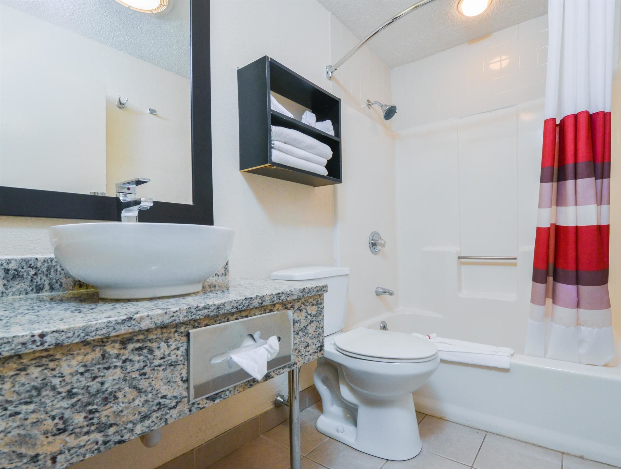 Red Roof PLUS+ & Suites Guilford
