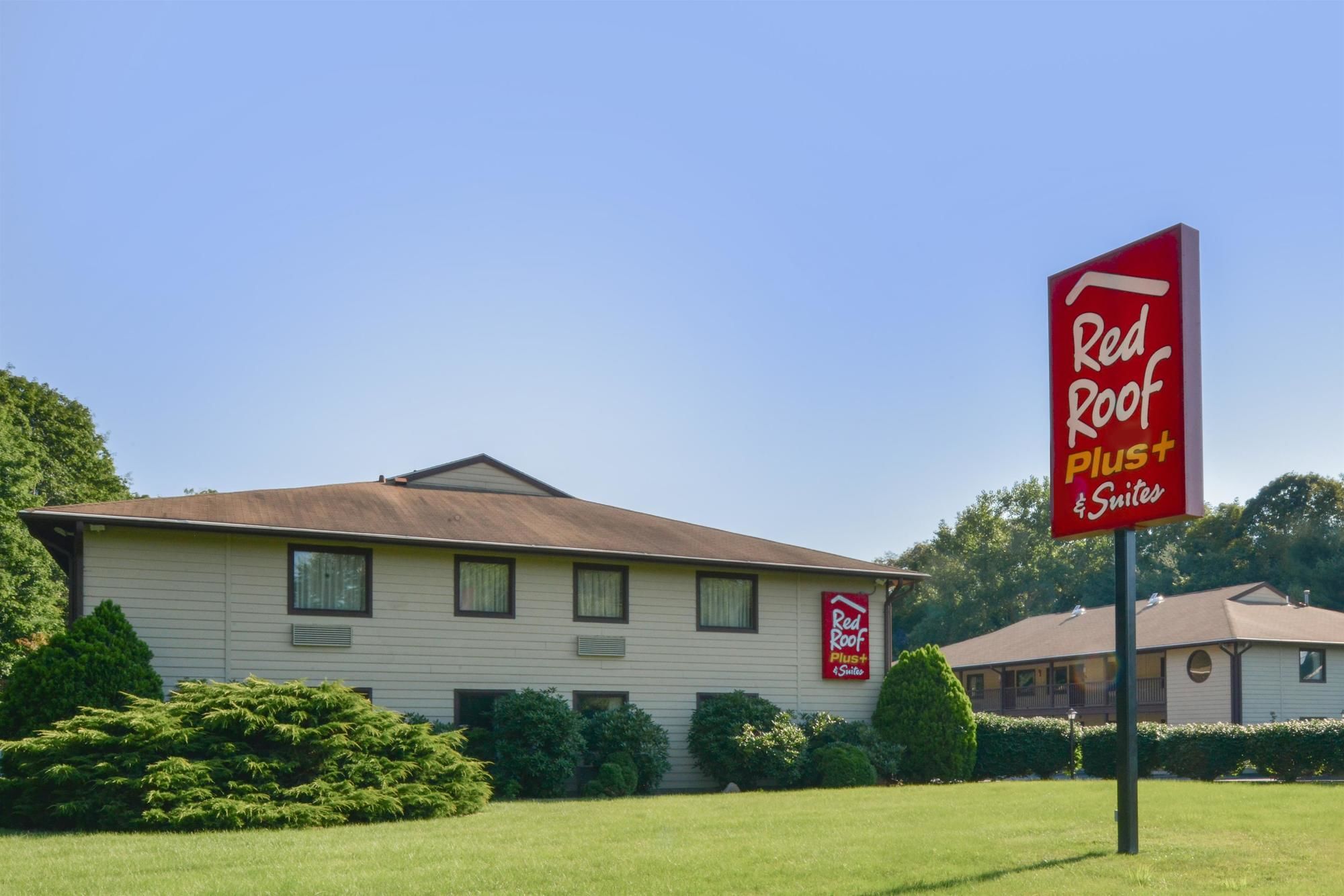 Red Roof PLUS+ & Suites Guilford