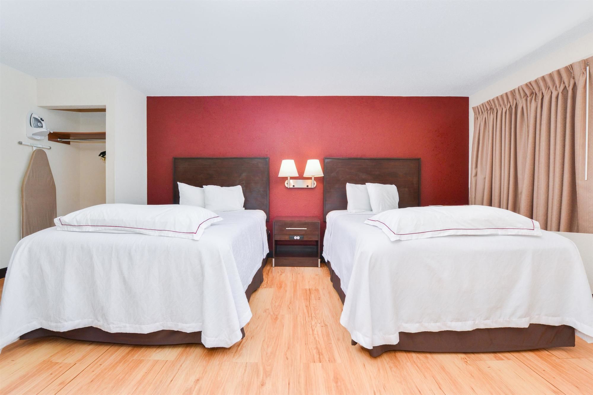 Red Roof PLUS+ & Suites Guilford