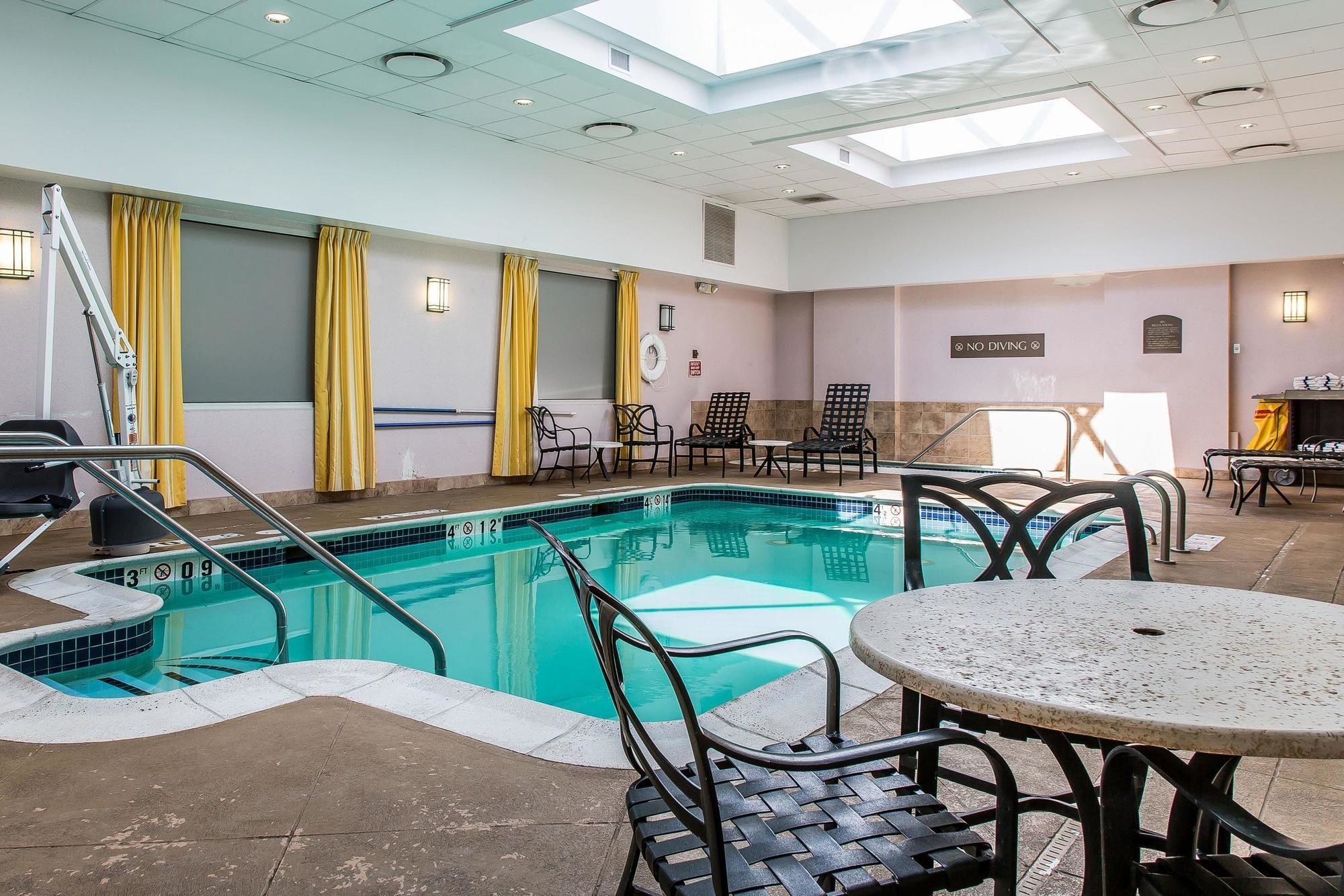Clarion Hotel & Suites Hamden-New Haven