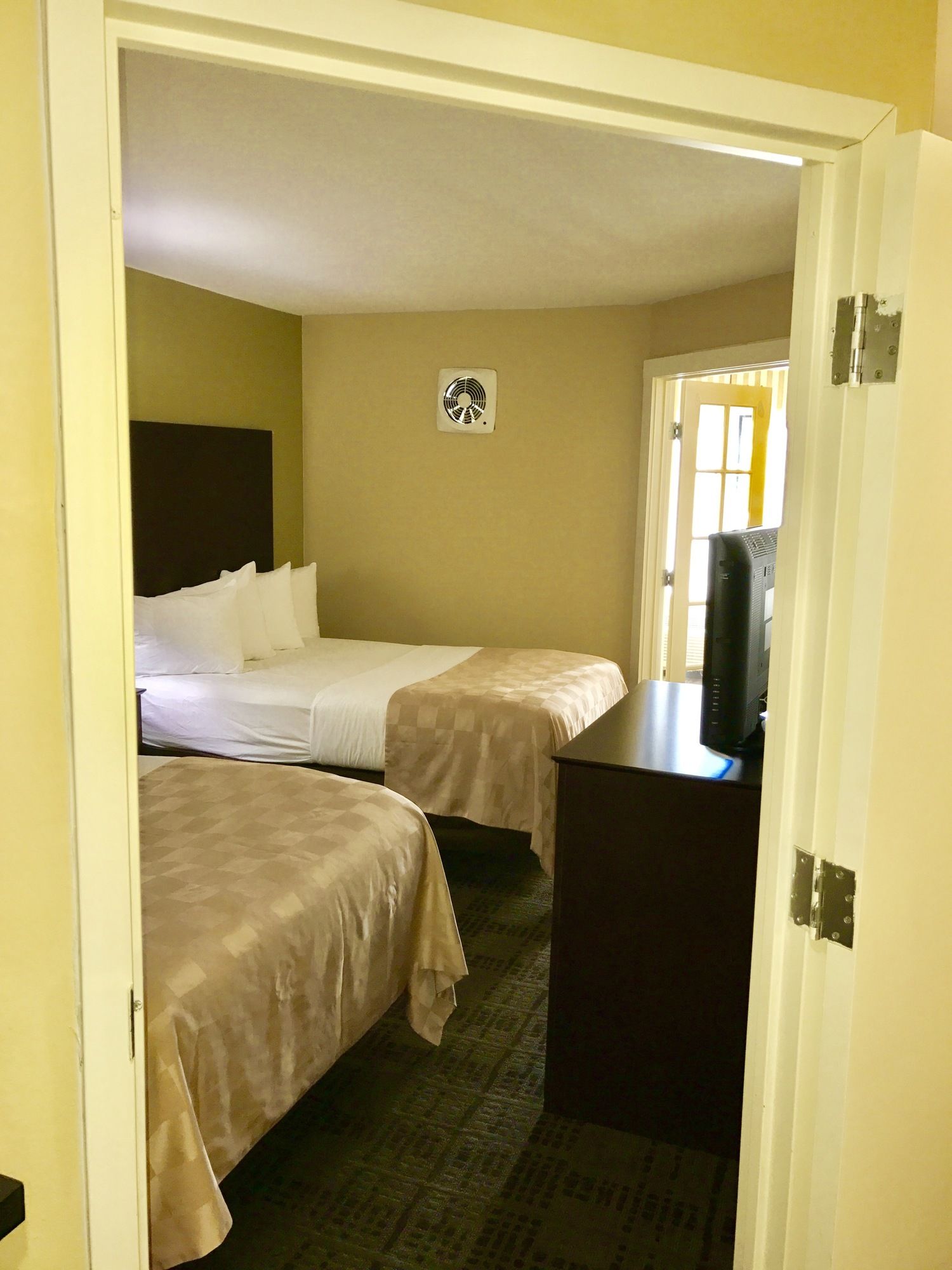 Clarion Hotel & Suites Hamden-New Haven