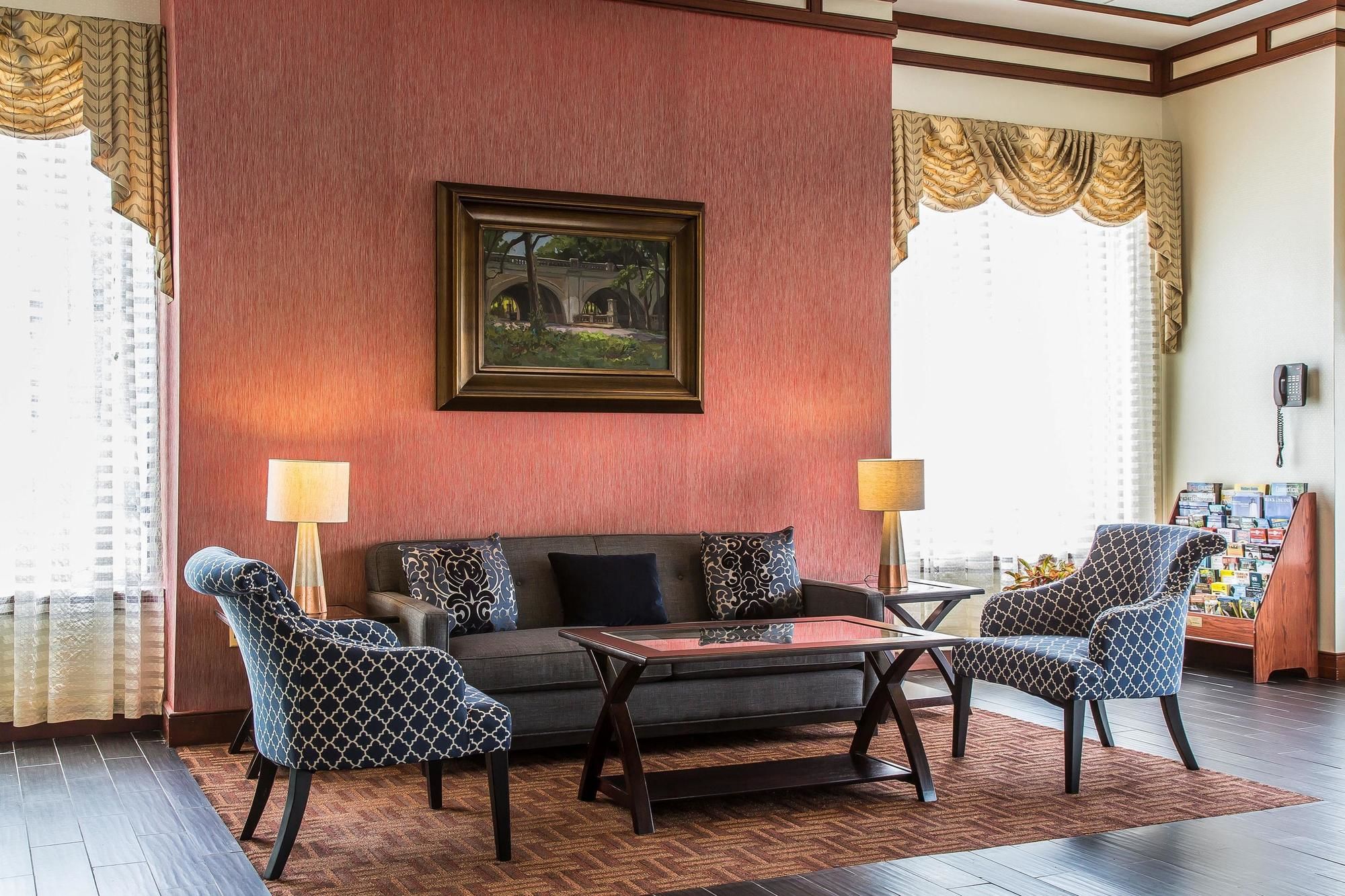 Clarion Hotel & Suites Hamden-New Haven