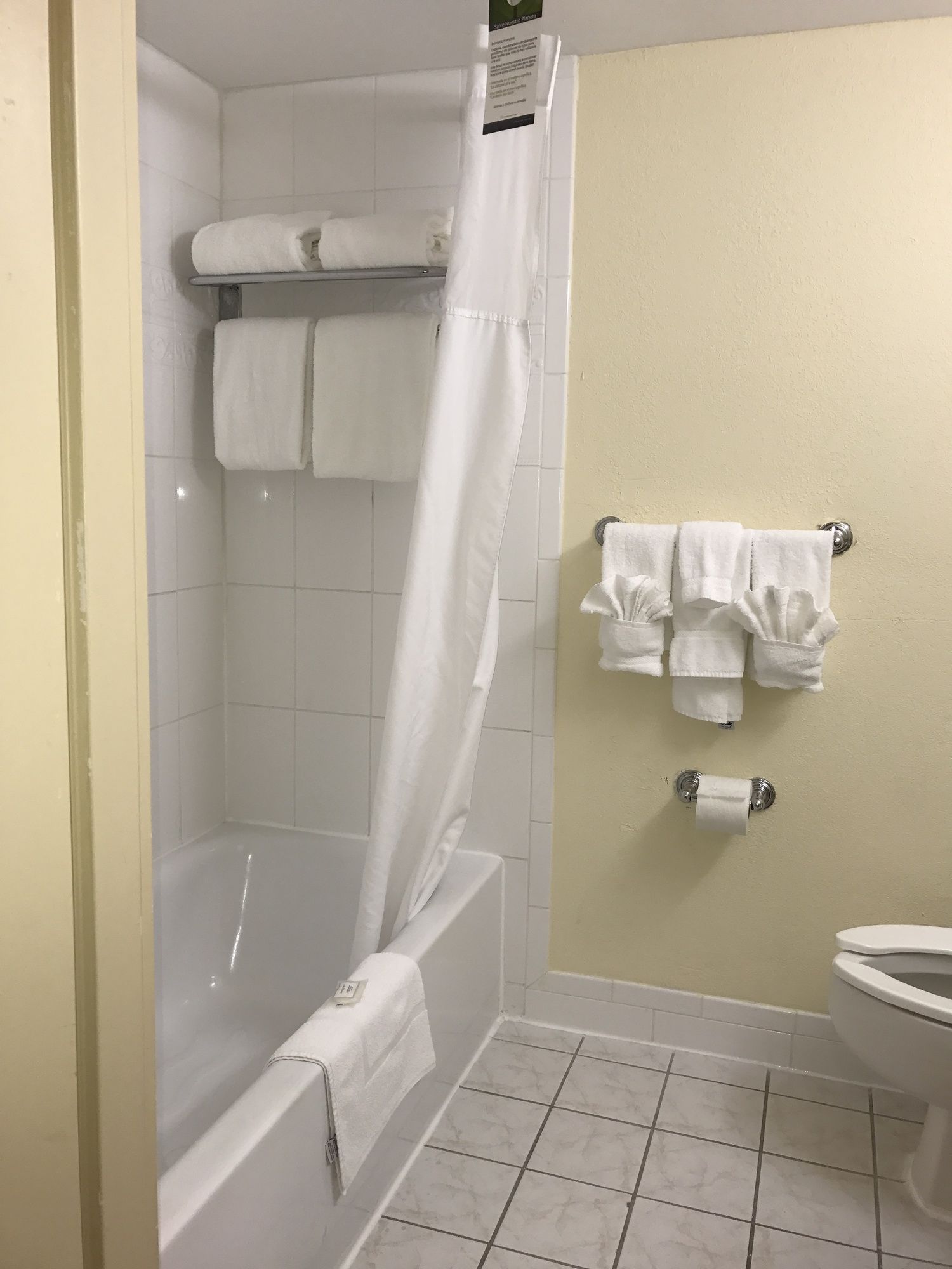 Clarion Hotel & Suites Hamden-New Haven