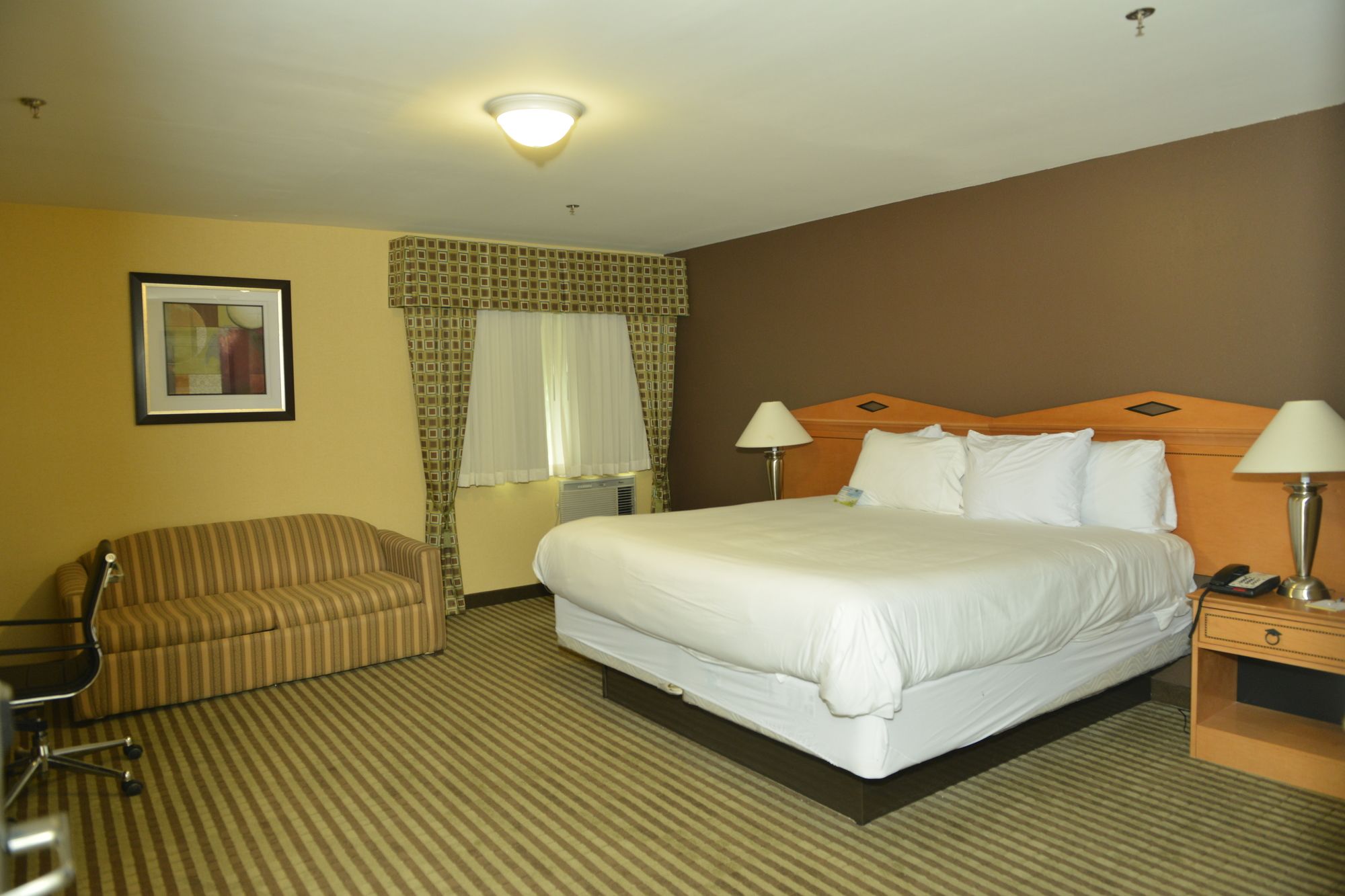 Whitney Inn & Suites