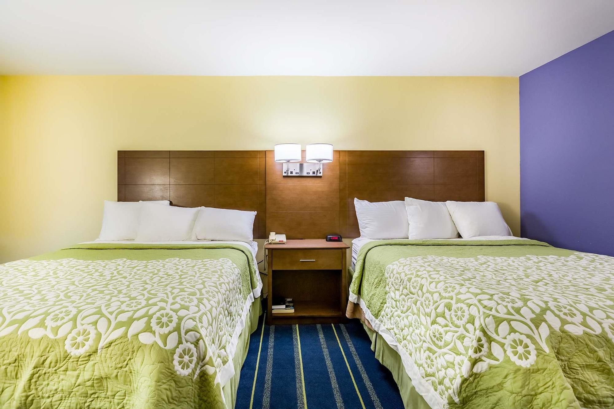Days Inn by Wyndham Hartford/Closest Downtown