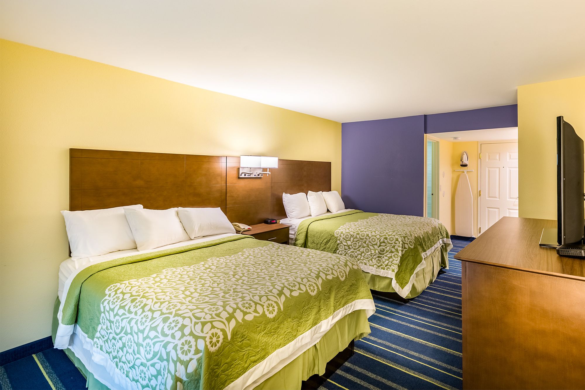 Days Inn by Wyndham Hartford/Closest Downtown