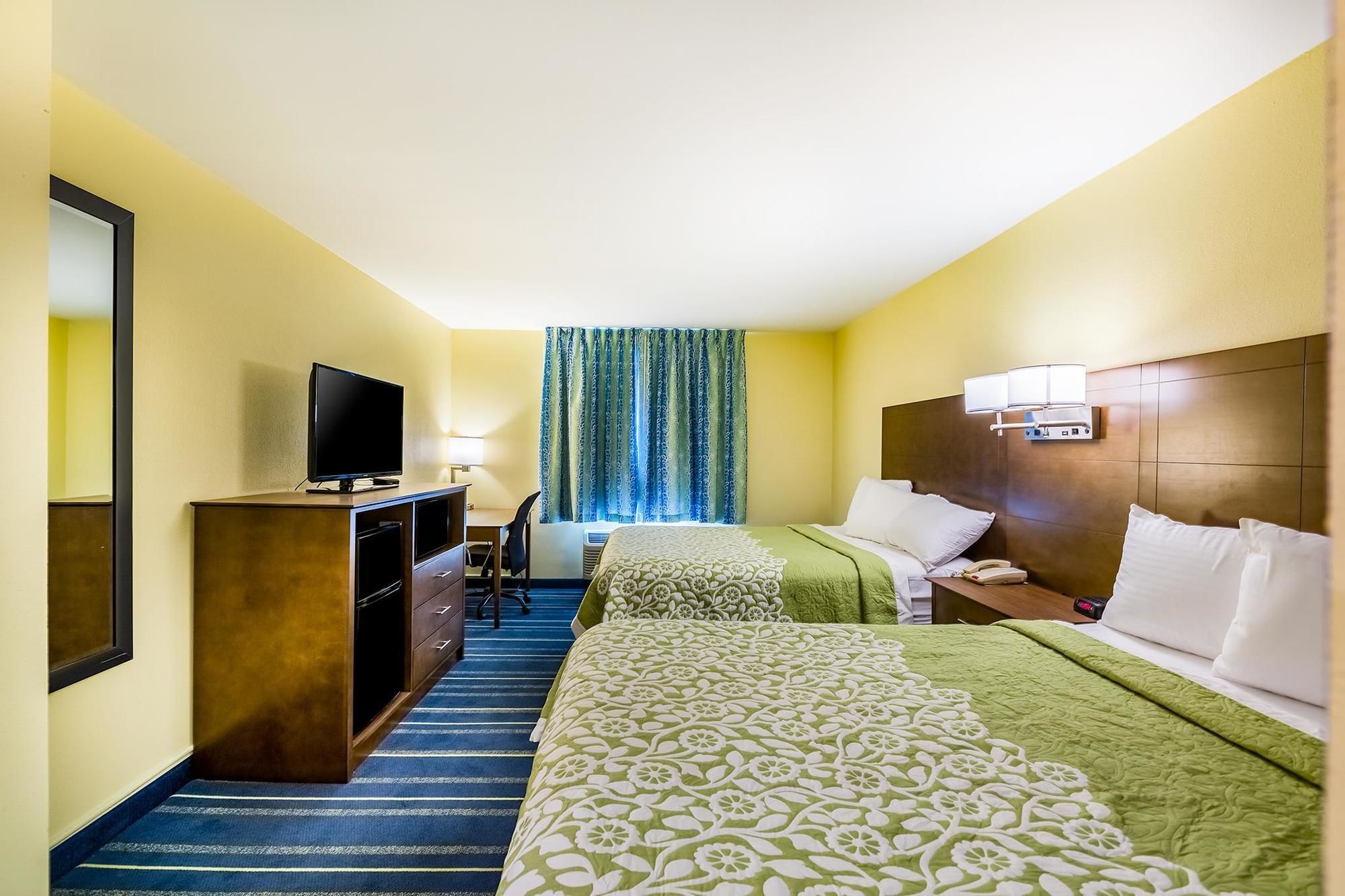 Days Inn by Wyndham Hartford/Closest Downtown