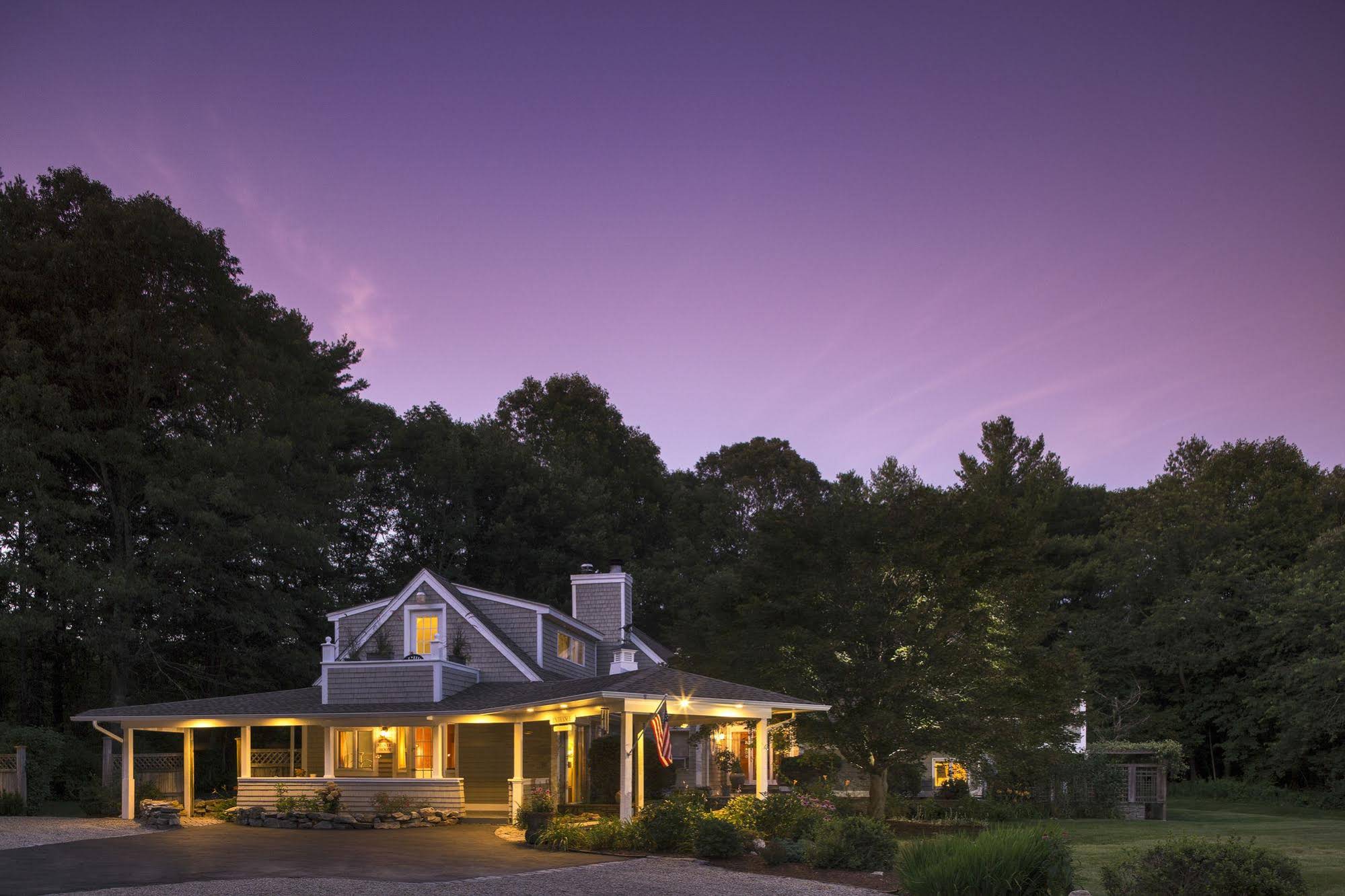 Abbey's Lantern Hill Inn