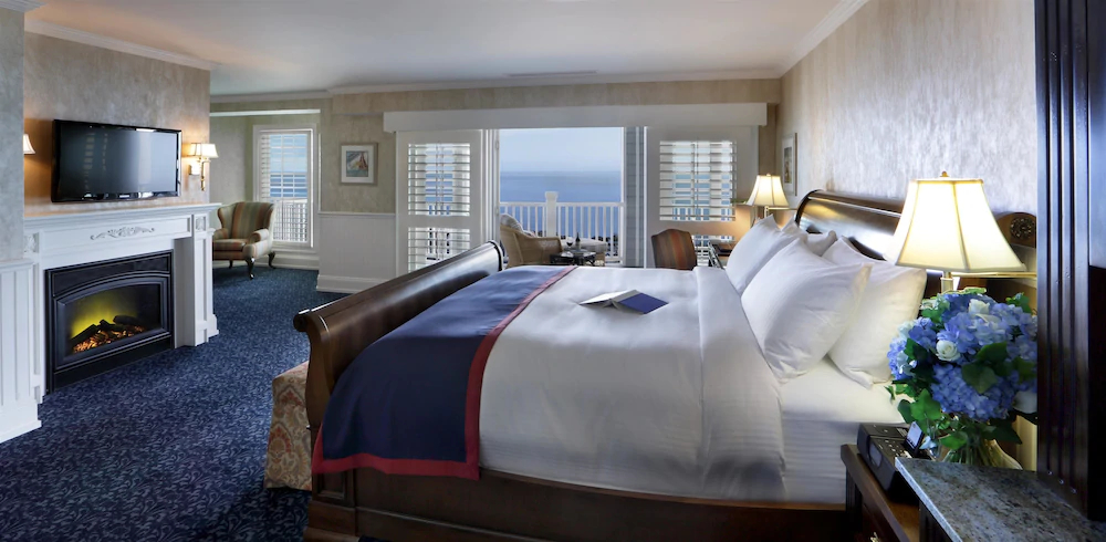 Madison Beach Hotel, Curio Collection by Hilton