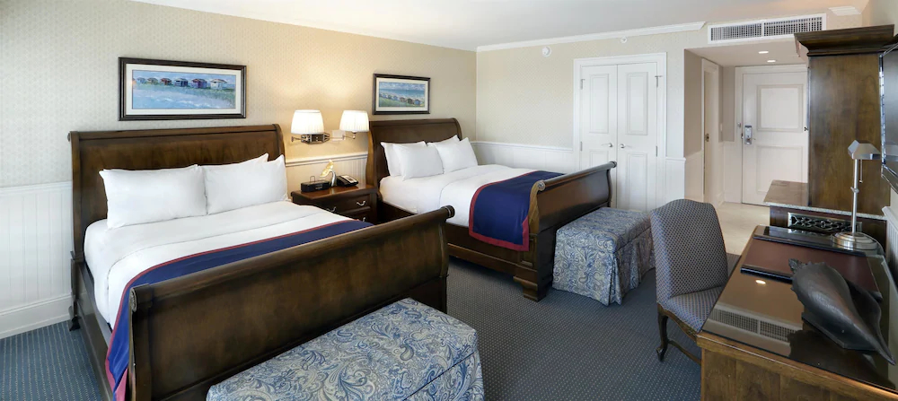 Madison Beach Hotel, Curio Collection by Hilton