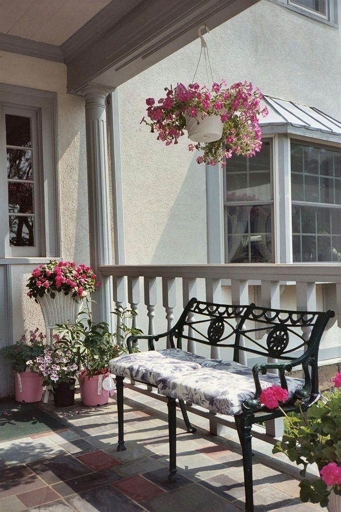 Tidewater Inn