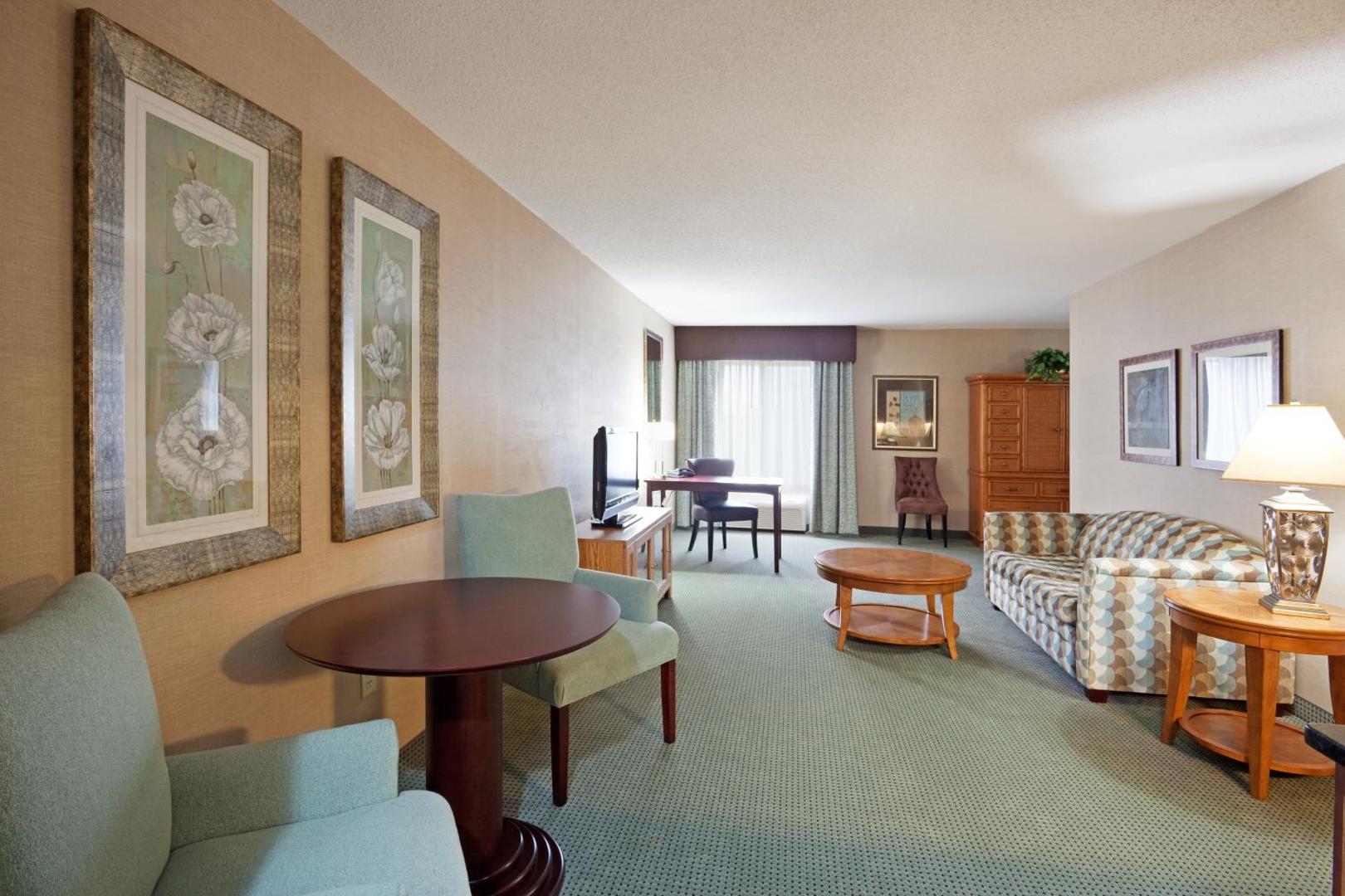 Holiday Inn Express & Suites Meriden