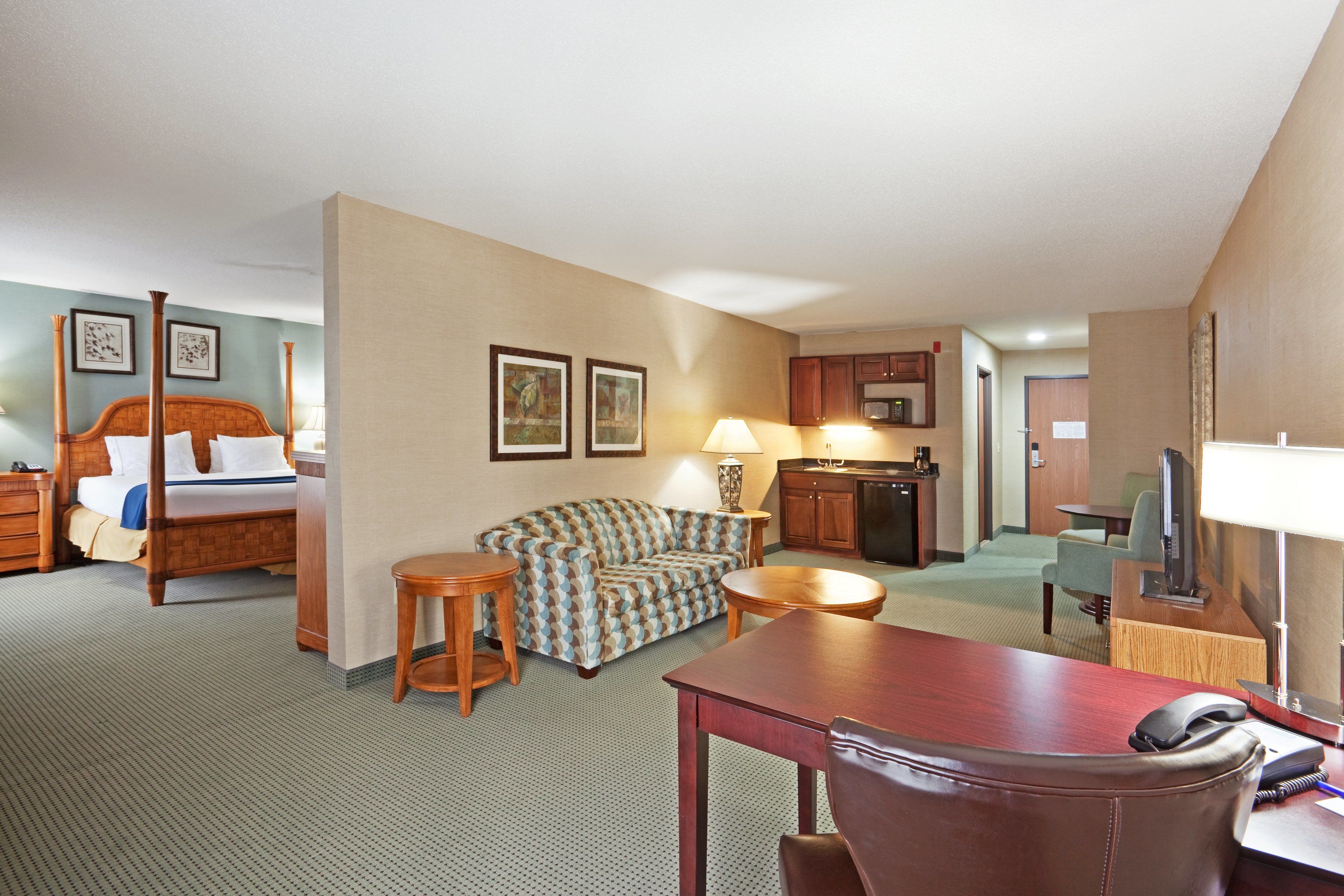 Holiday Inn Express & Suites Meriden