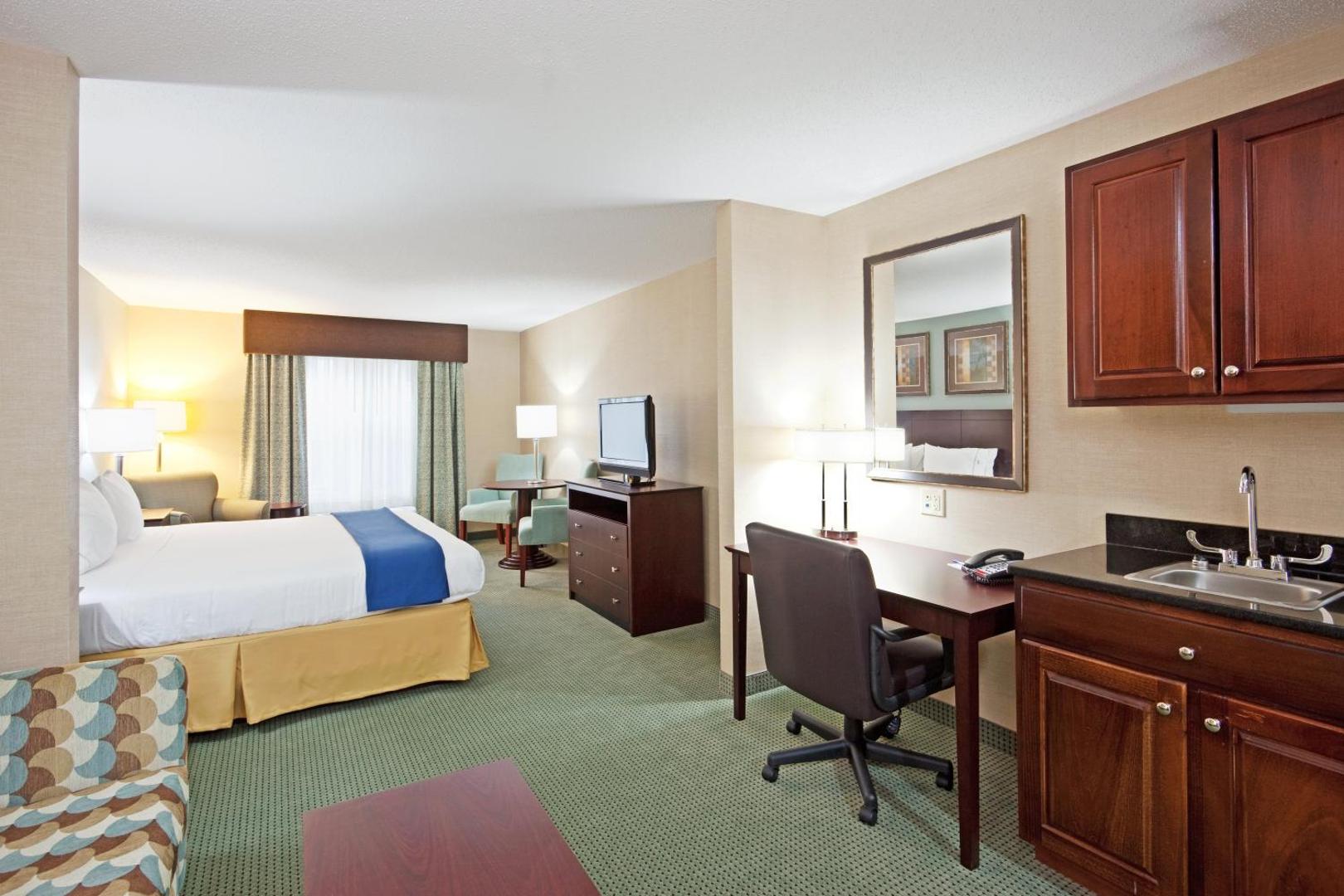 Holiday Inn Express & Suites Meriden
