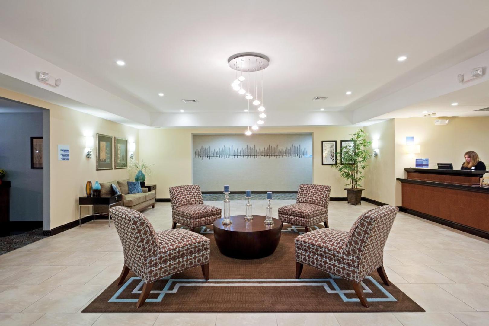 Holiday Inn Express & Suites Meriden