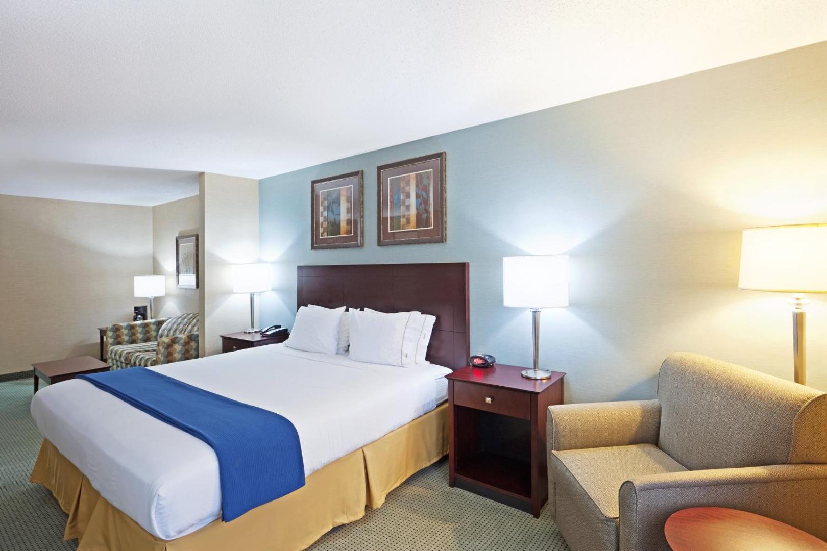 Holiday Inn Express & Suites Meriden
