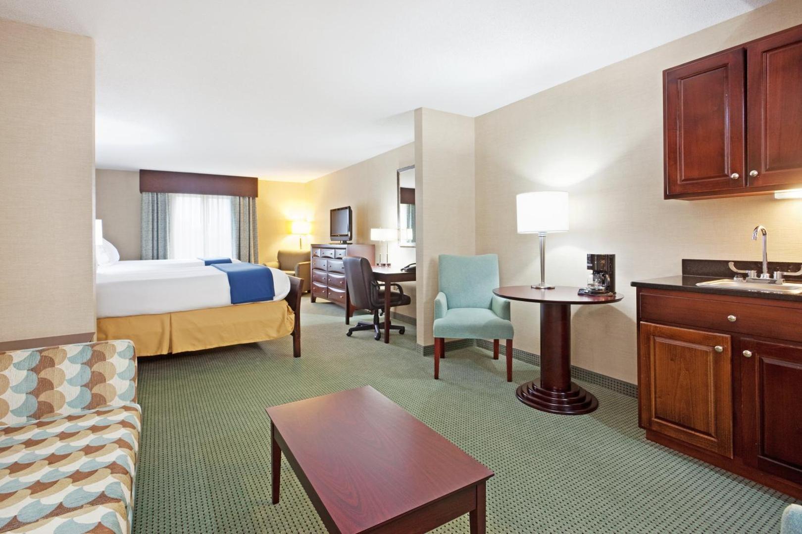 Holiday Inn Express & Suites Meriden