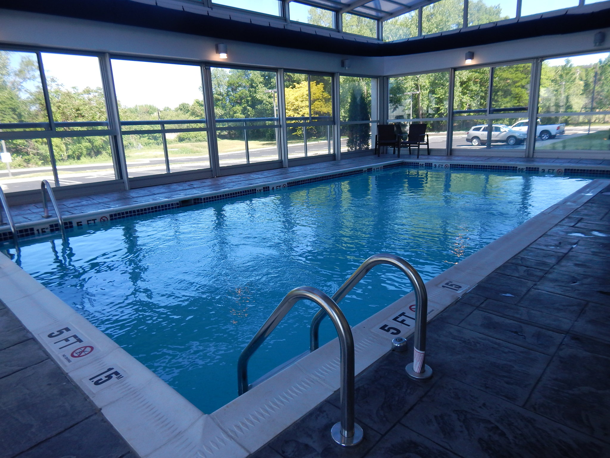 Holiday Inn Express & Suites Milford