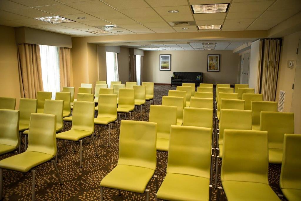 Holiday Inn Express & Suites Milford