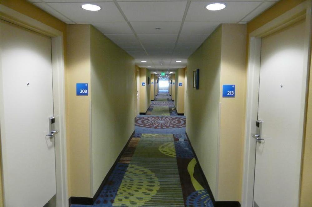 Holiday Inn Express & Suites Milford