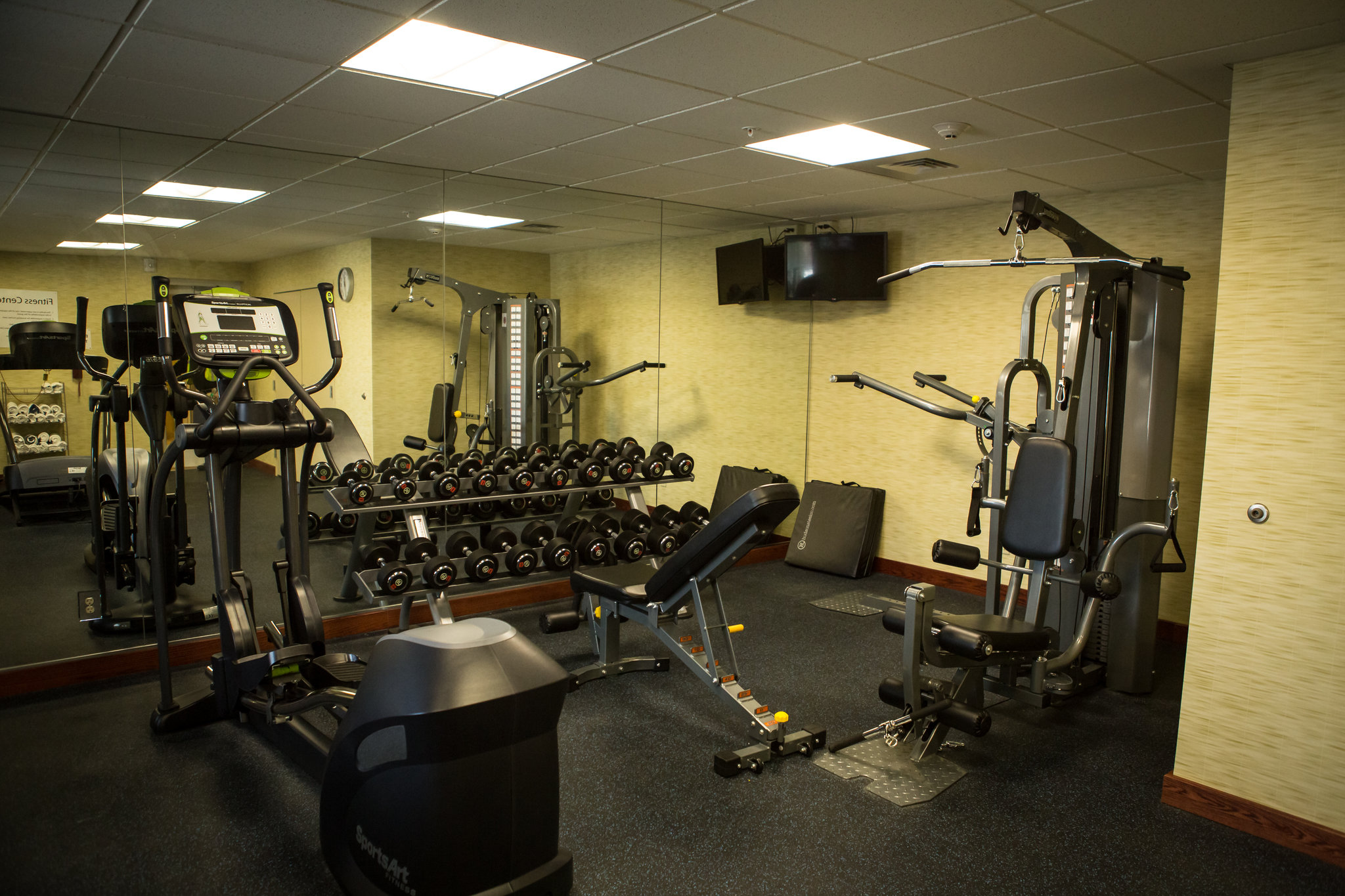 Holiday Inn Express & Suites Milford
