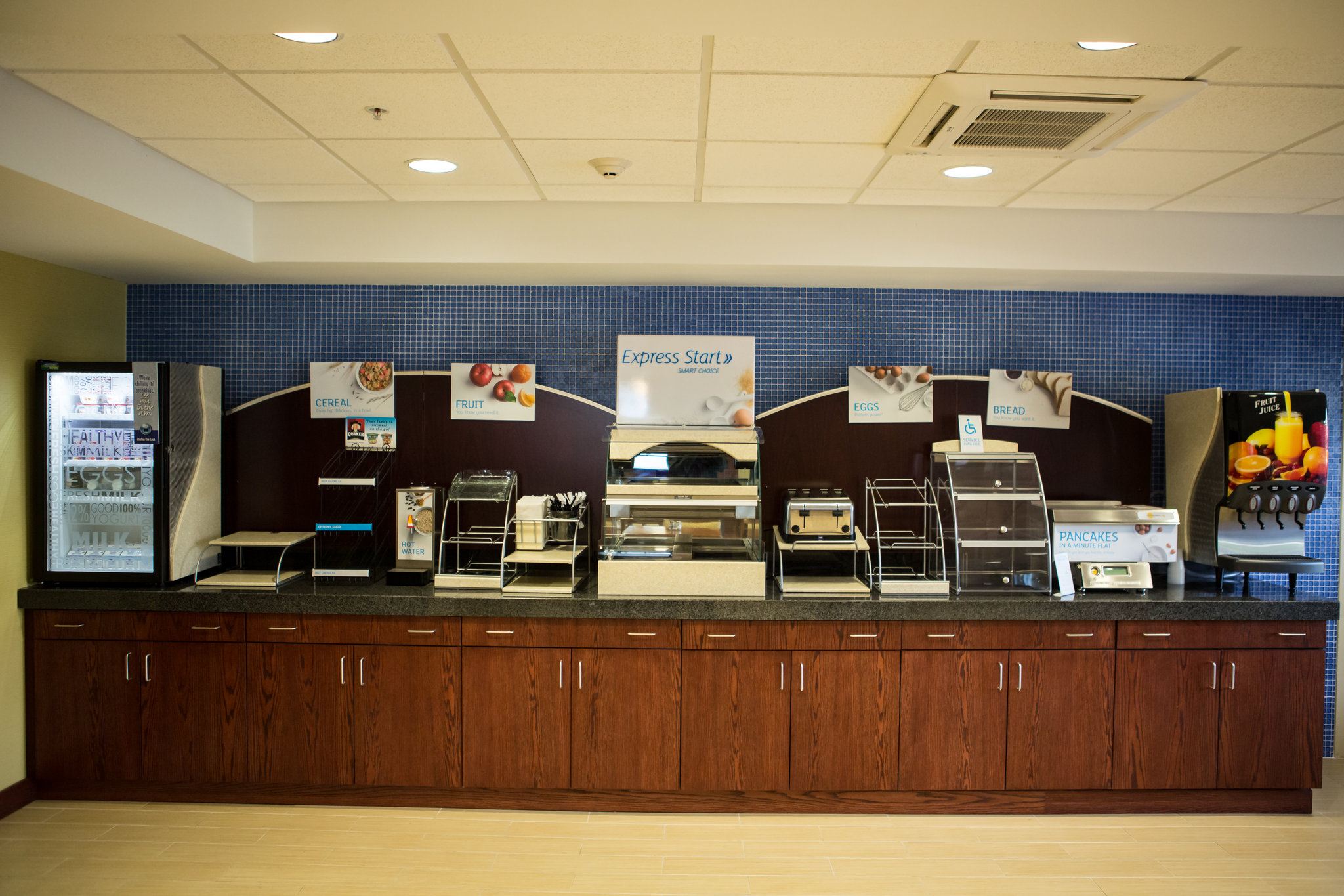 Holiday Inn Express & Suites Milford