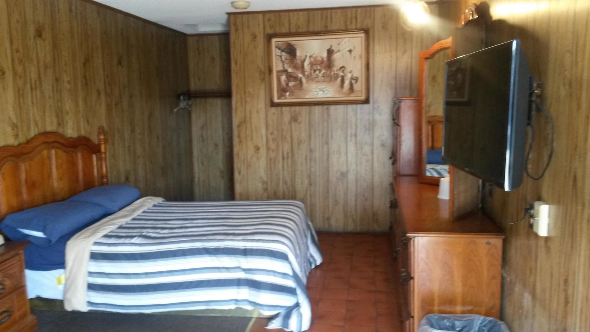 Mayflower Motel