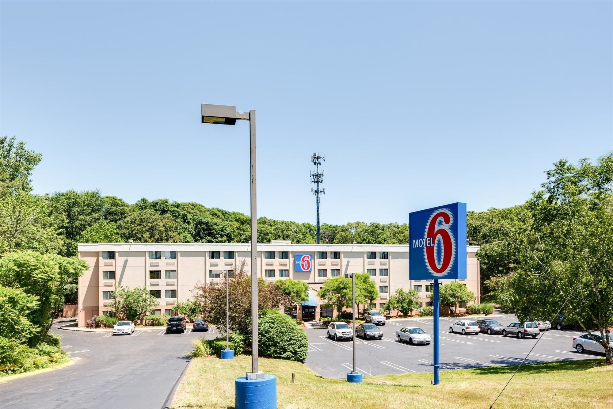 Motel 6 Milford