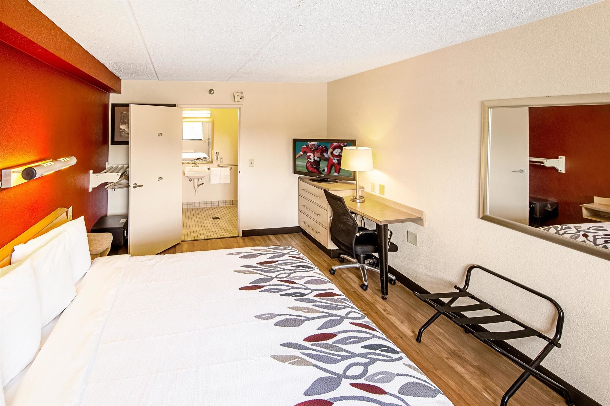Red Roof Inn Milford