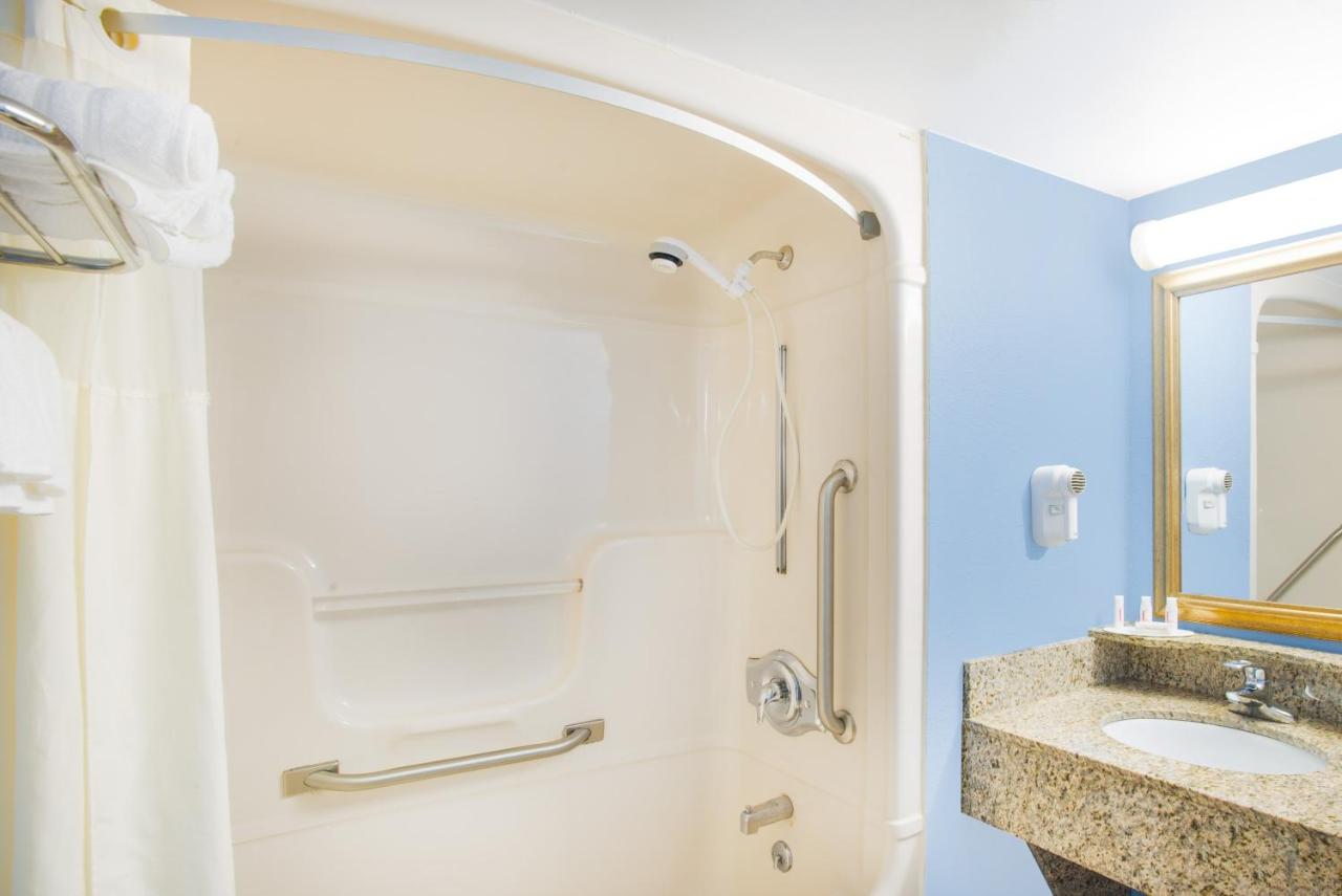 Days Inn By Wyndham New Haven