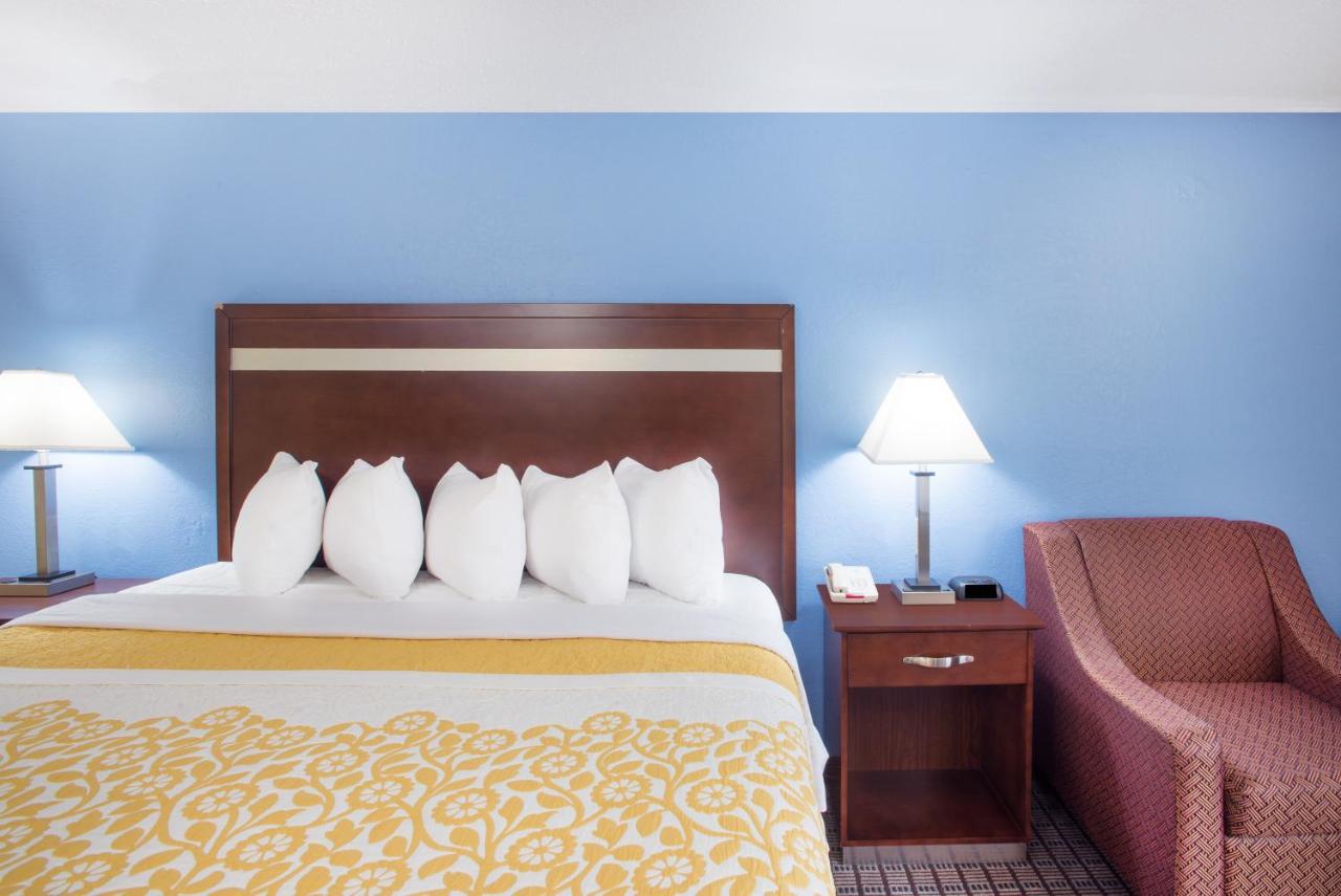 Days Inn By Wyndham New Haven
