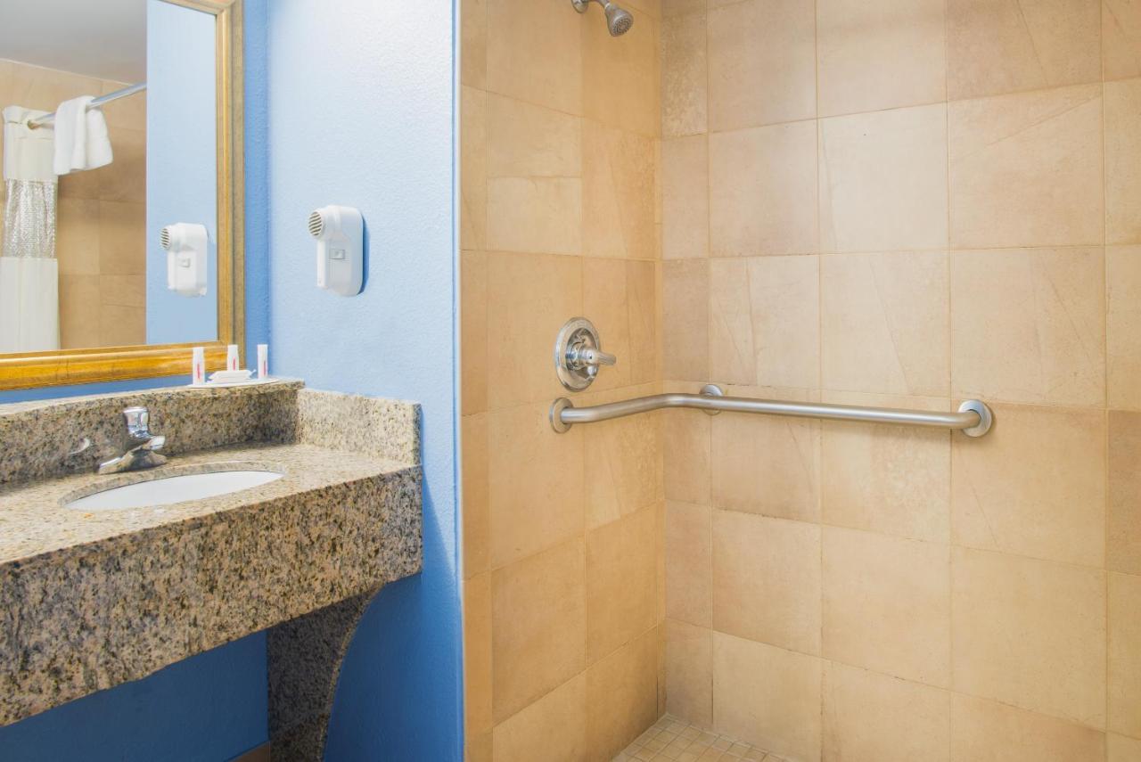 Days Inn By Wyndham New Haven
