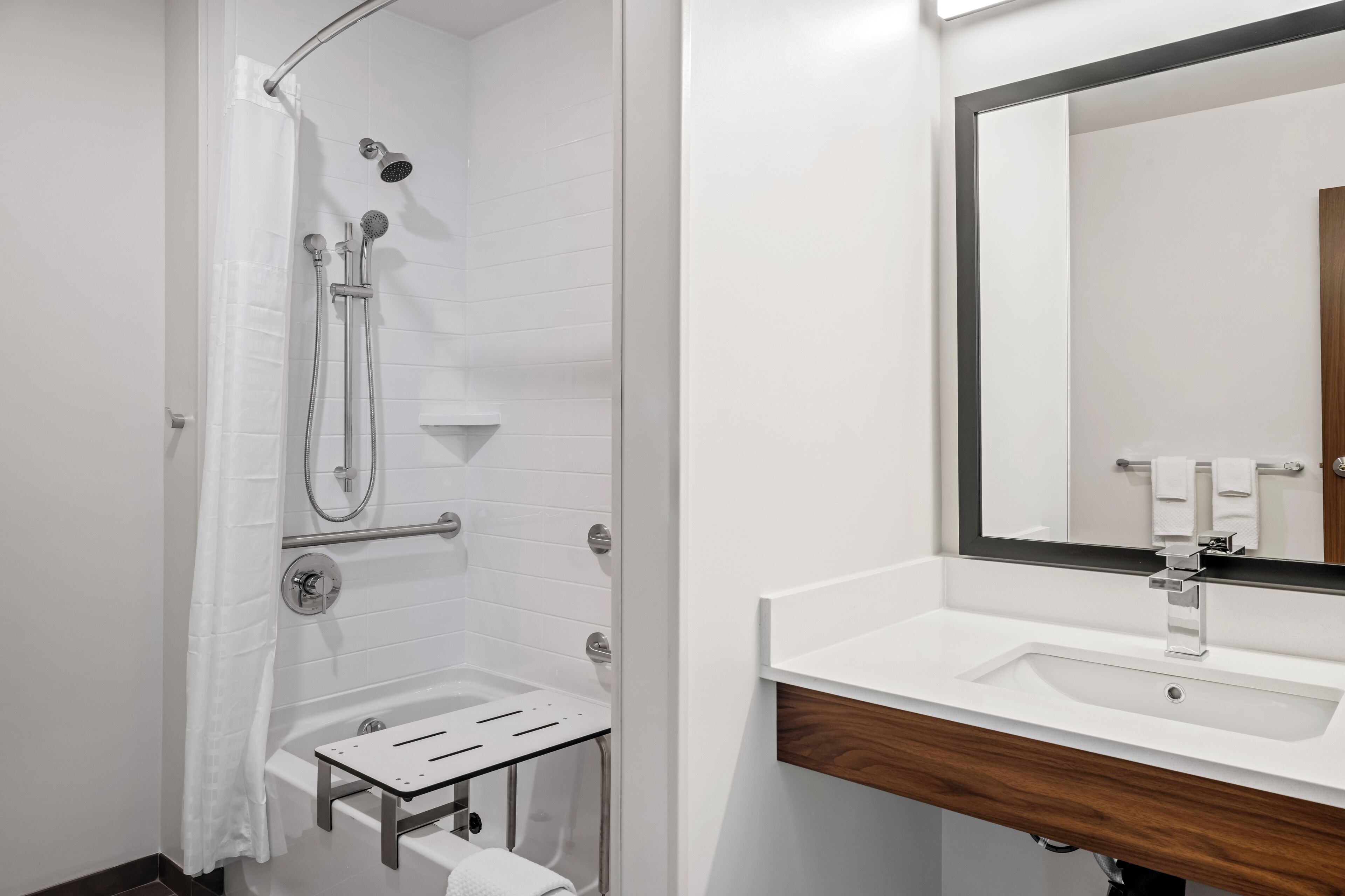 Everhome Suites Portsmouth - Newington