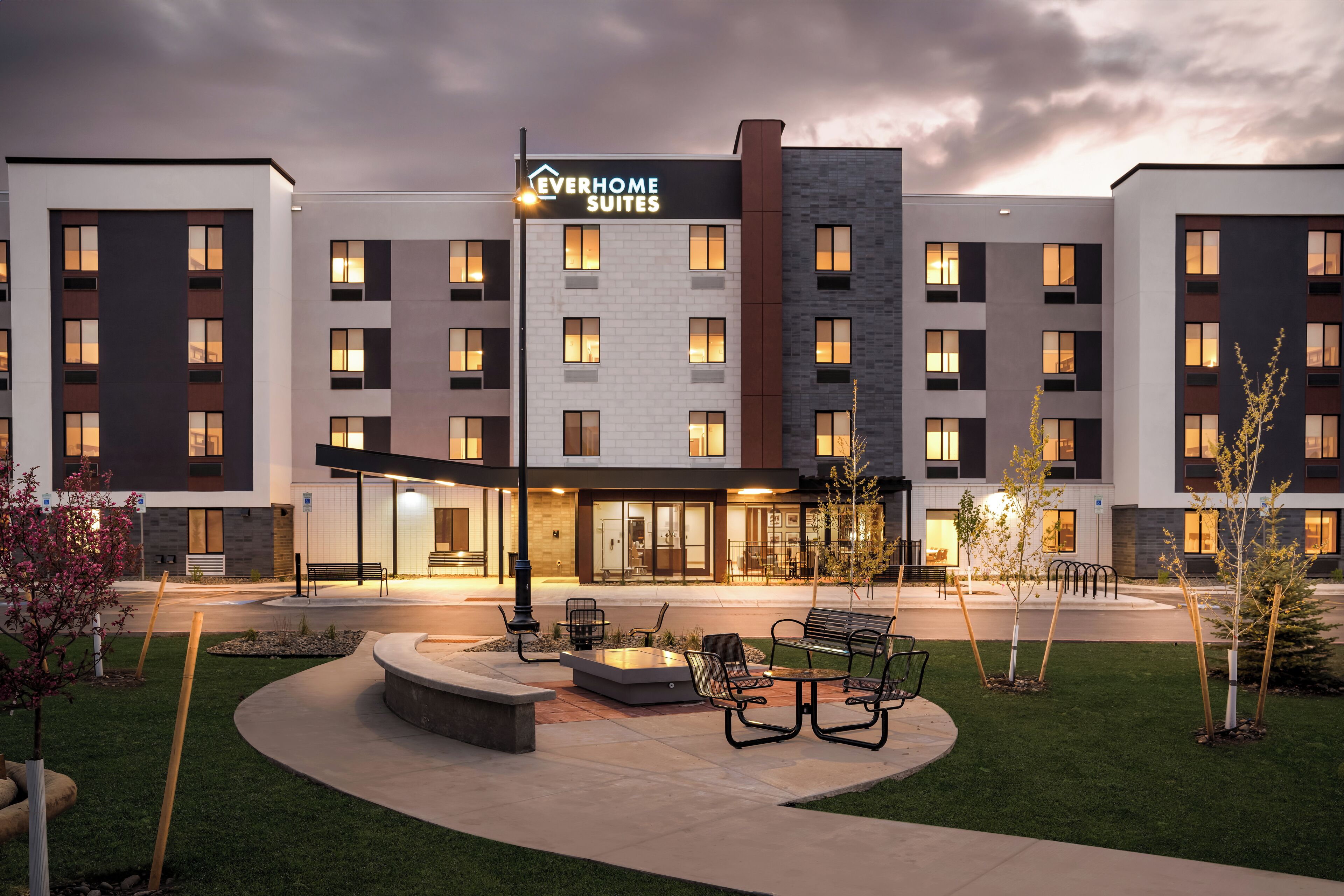 Everhome Suites Portsmouth - Newington