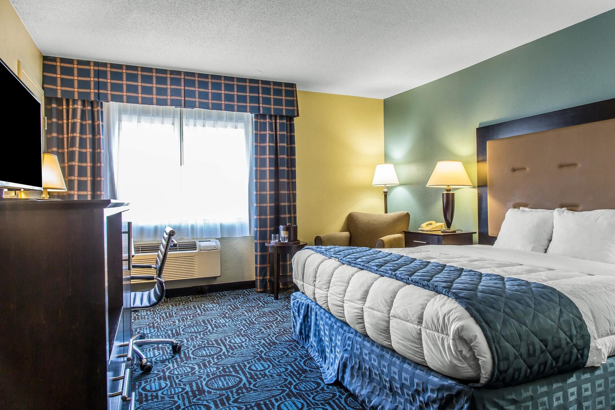 Regency Inn & Suites